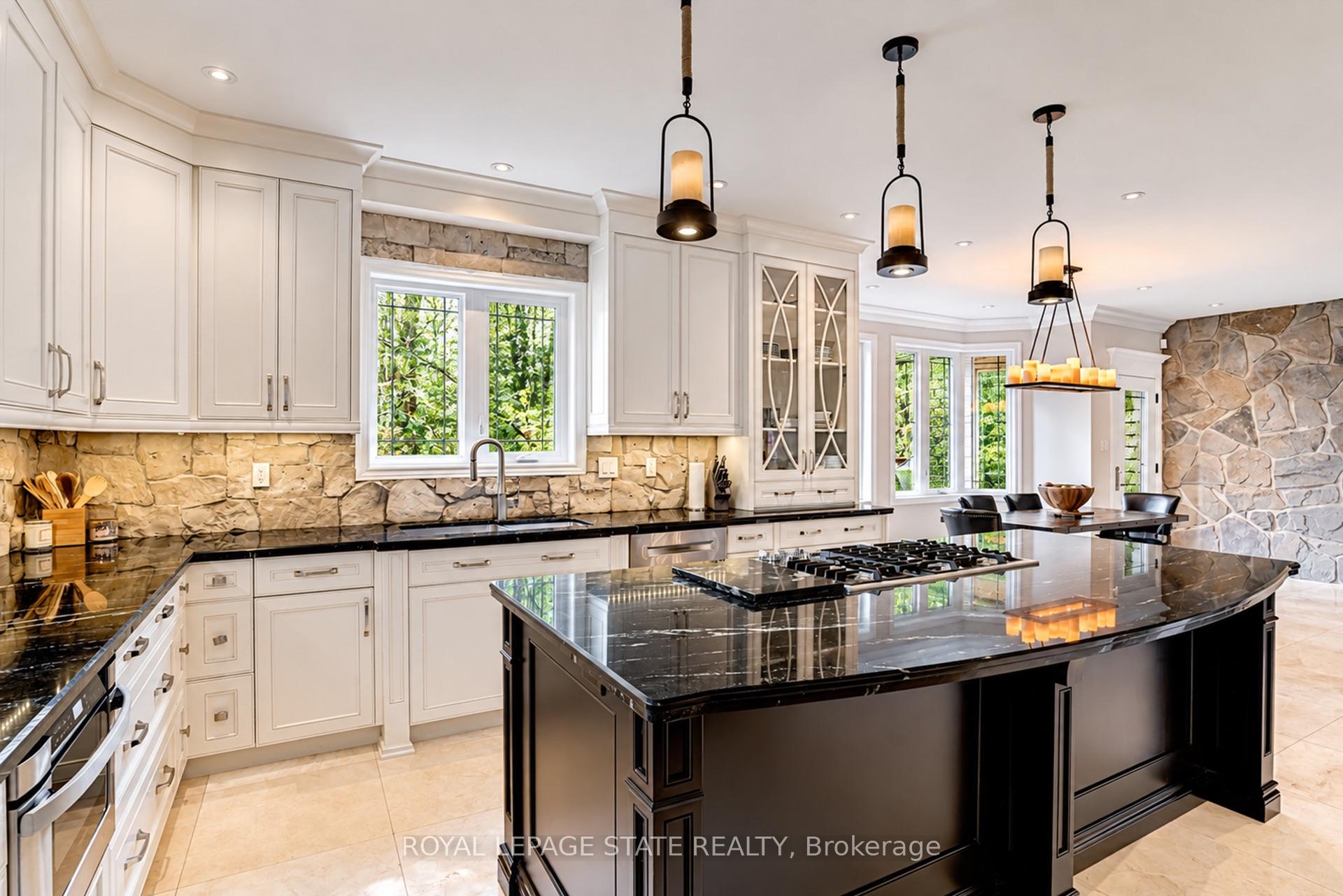 Photo 15 of 18 Elder Crescent, Hamilton, Ancaster — HOMEH