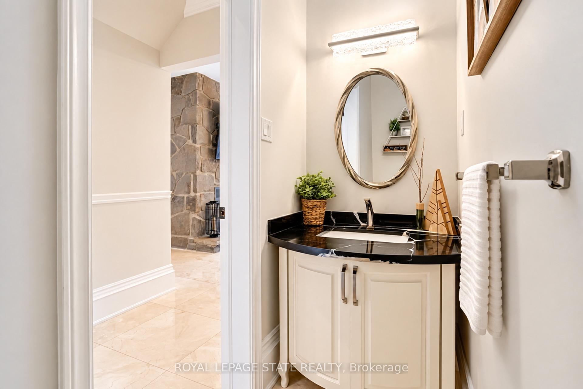 Photo 22 of 18 Elder Crescent, Hamilton, Ancaster — HOMEH
