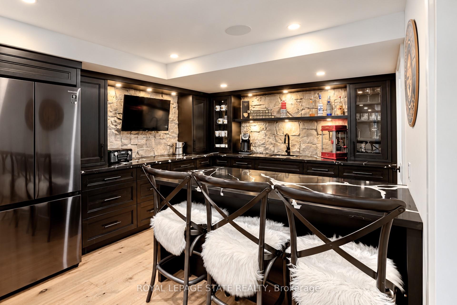 Photo 38 of 18 Elder Crescent, Hamilton, Ancaster — HOMEH