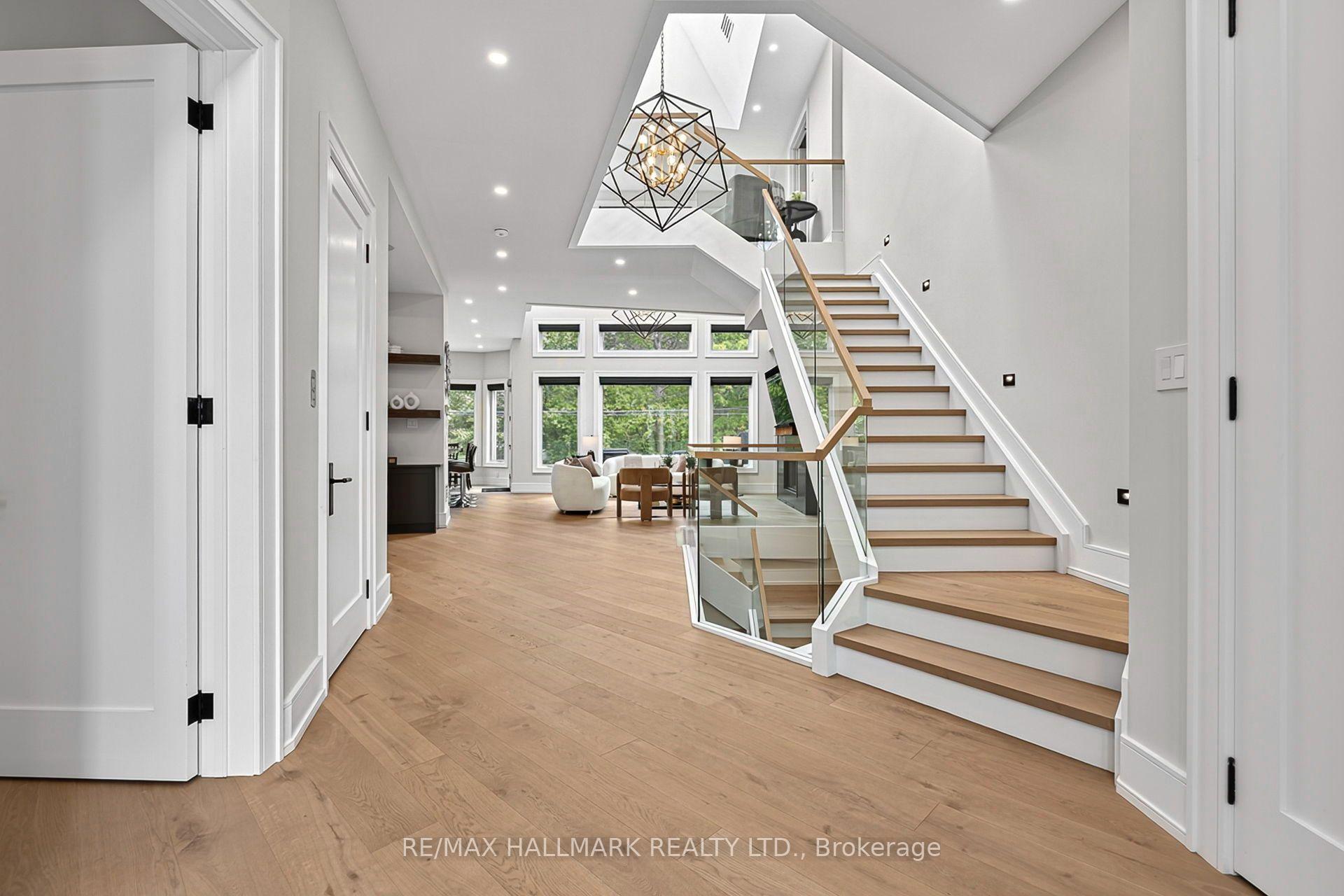 Photo 4 of 31 Bradgate Road, North York, Banbury-Don Mills — HOMEH