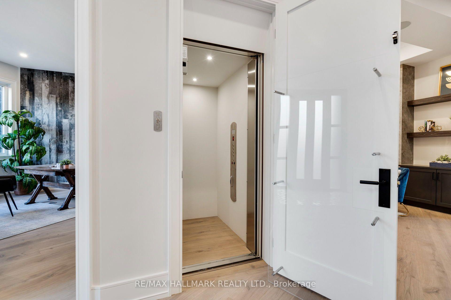 Photo 14 of 31 Bradgate Road, North York, Banbury-Don Mills — HOMEH