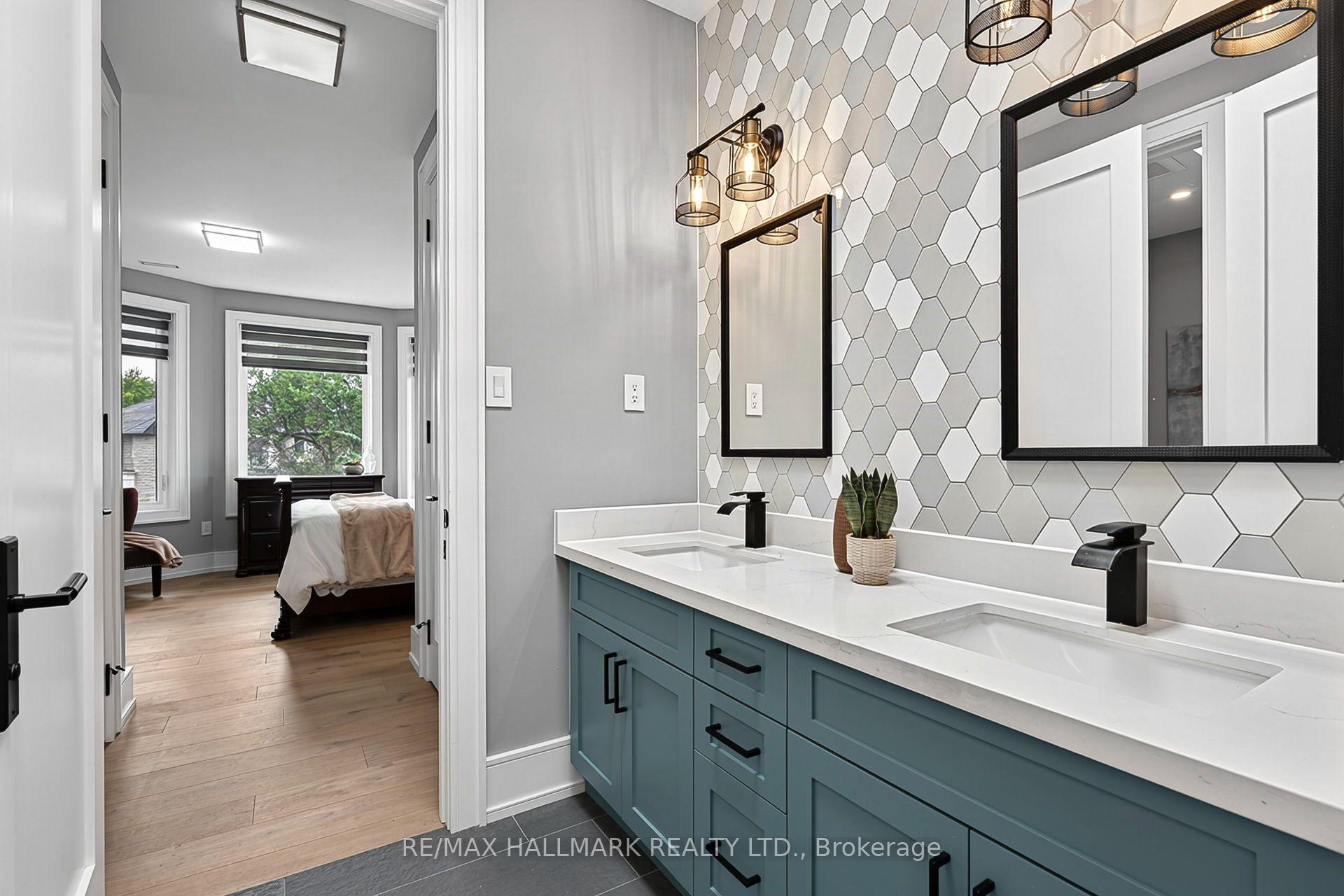 Photo 23 of 31 Bradgate Road, North York, Banbury-Don Mills — HOMEH