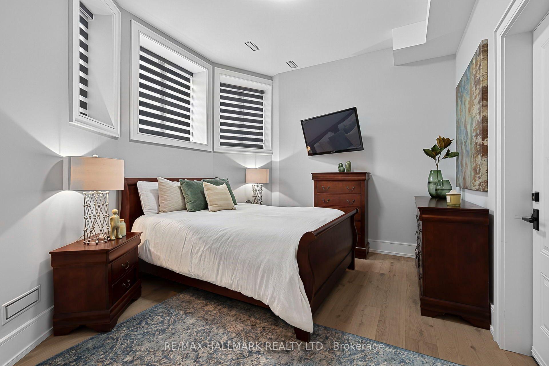 Photo 35 of 31 Bradgate Road, North York, Banbury-Don Mills — HOMEH
