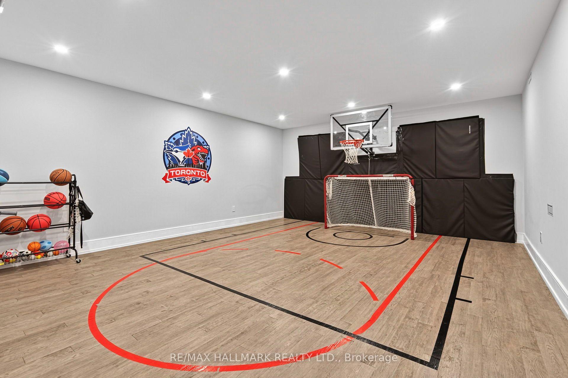 Photo 37 of 31 Bradgate Road, North York, Banbury-Don Mills — HOMEH