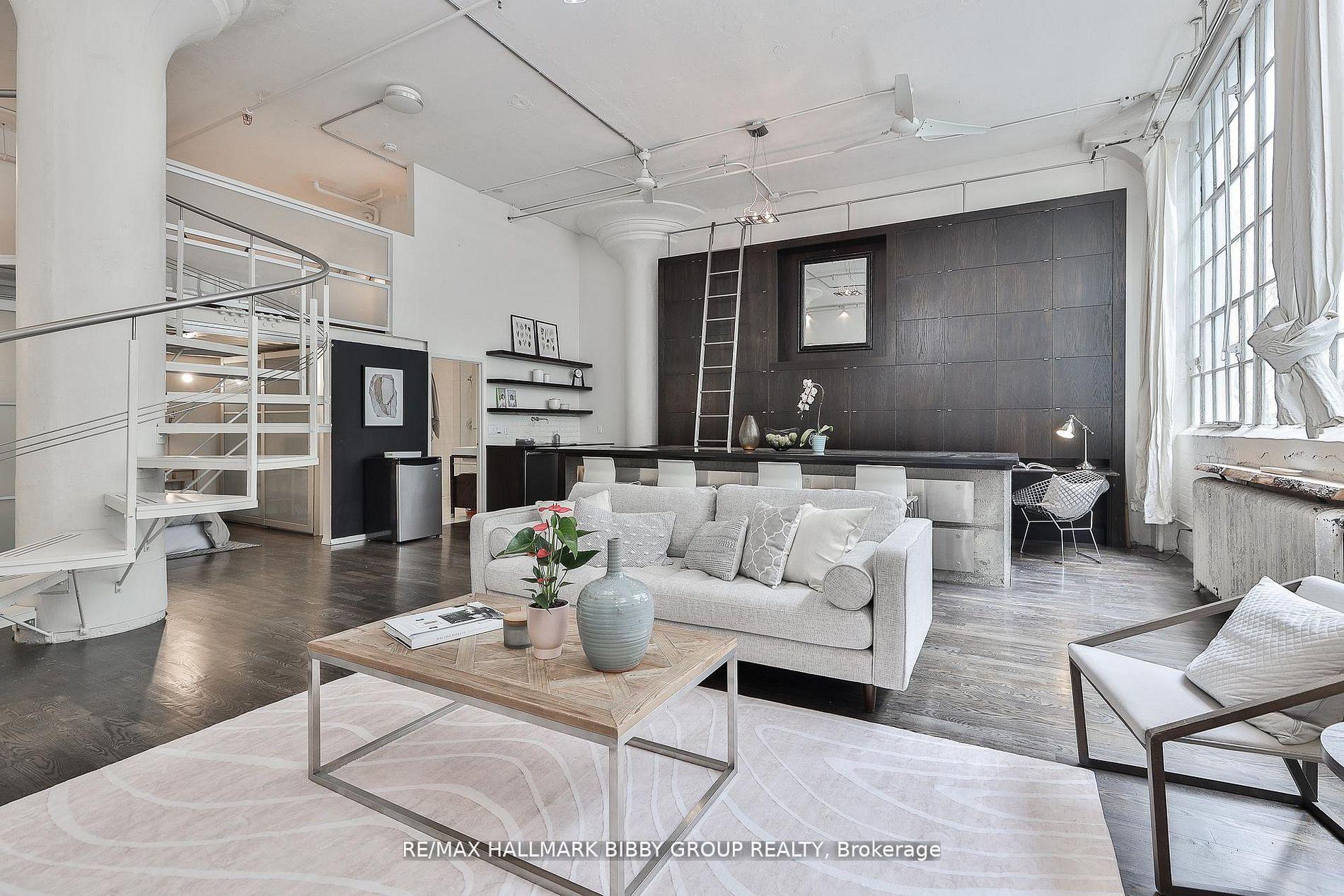 Front of Unit 315, 245 Carlaw Avenue