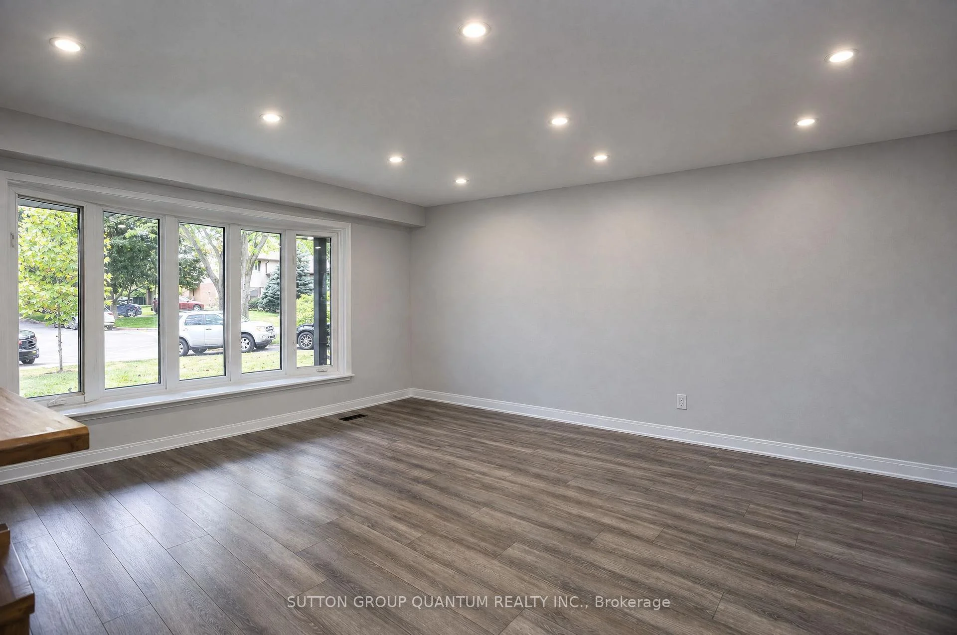 Photo 12 of 1237 Sycamore Drive, Burlington, Palmer — HOMEH