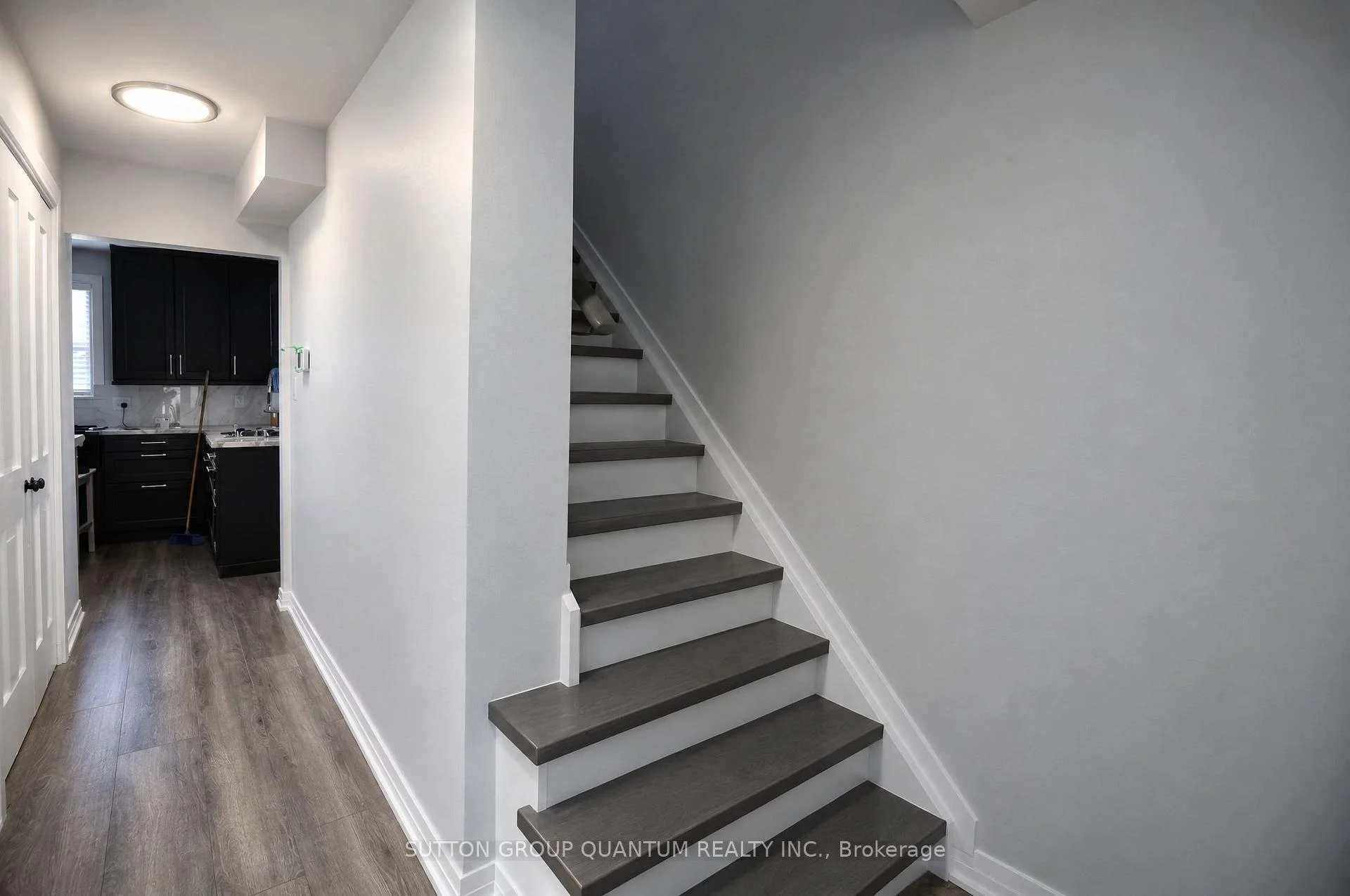 Photo 14 of 1237 Sycamore Drive, Burlington, Palmer — HOMEH