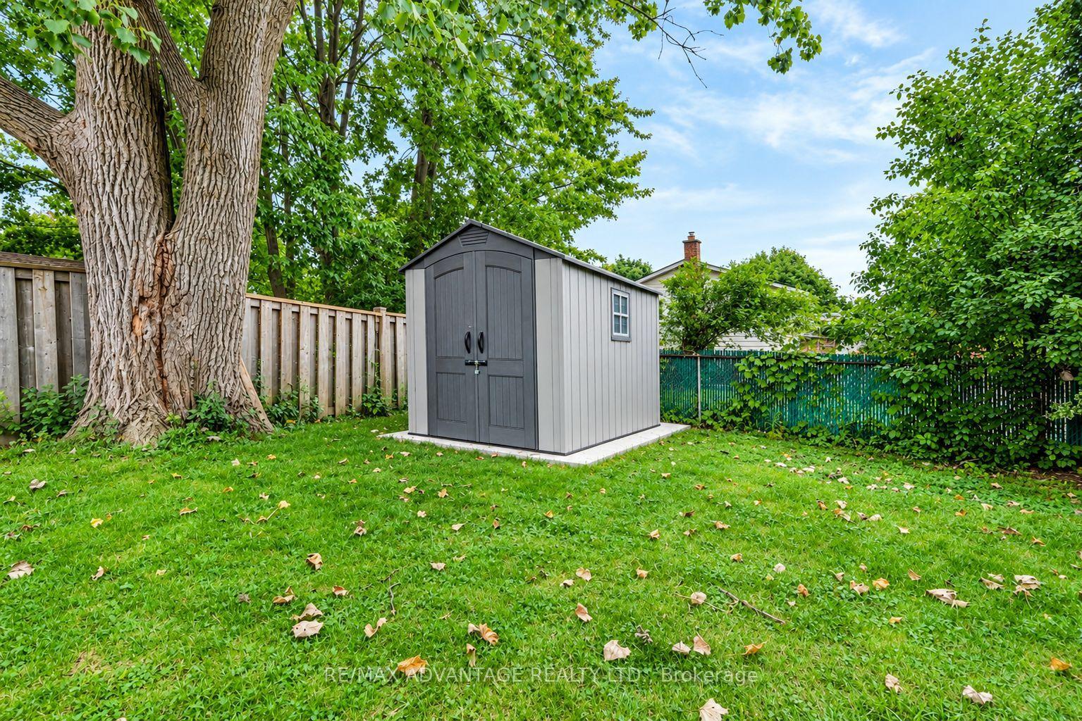 Photo 36 of 51 Pauline Crescent E, London, South X — HOMEH