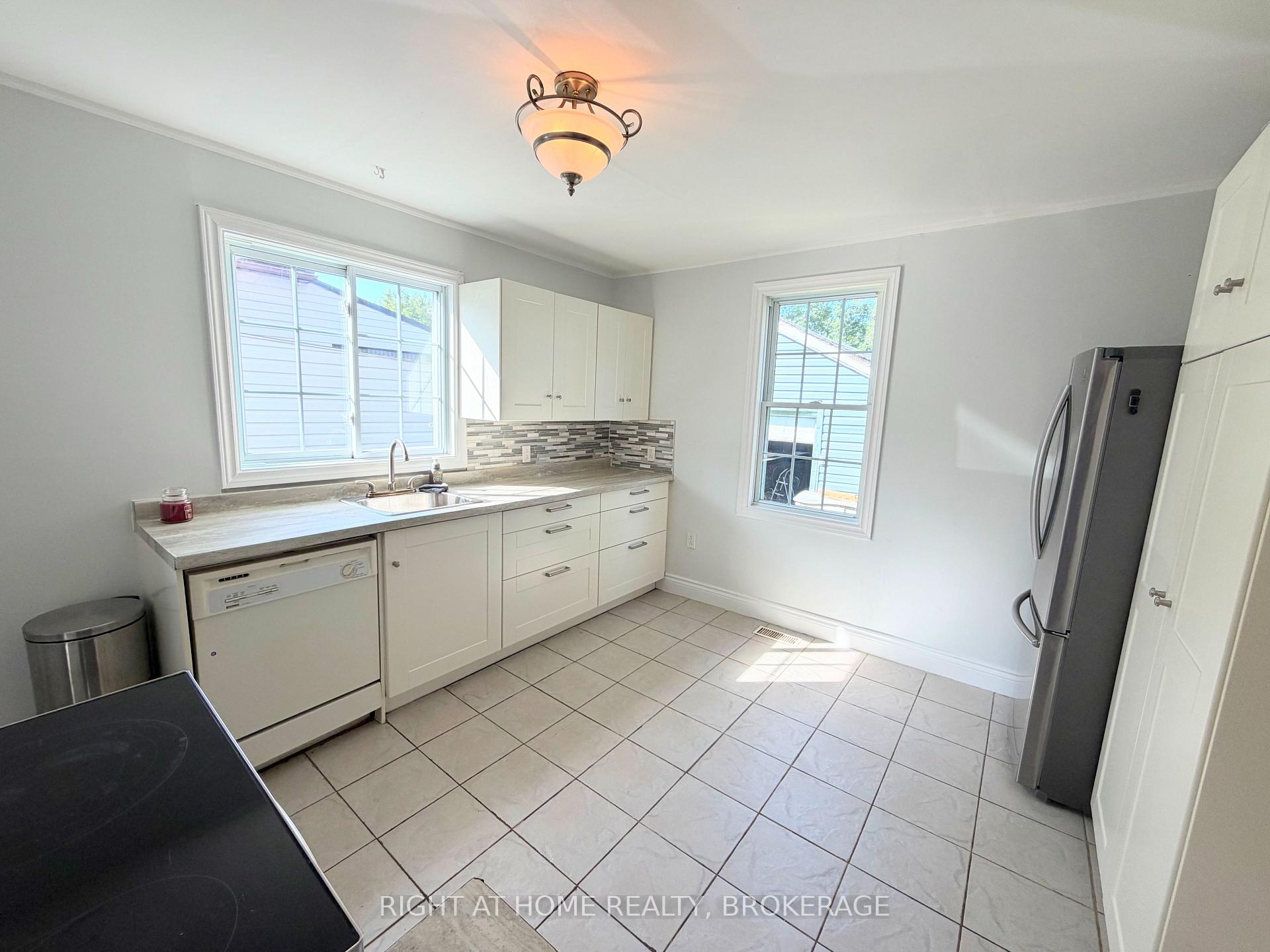 Photo 13 of 44 Cumming Street, St. Catharines, Western Hill — HOMEH