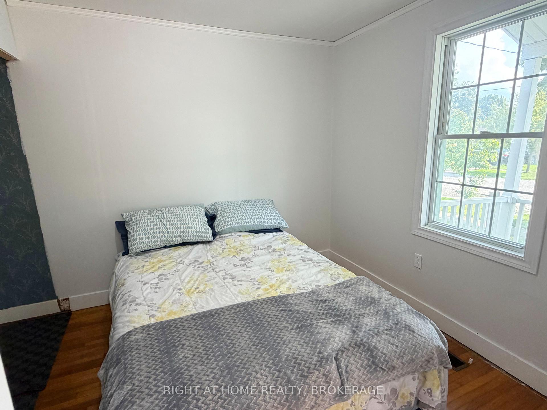 Photo 16 of 44 Cumming Street, St. Catharines, Western Hill — HOMEH