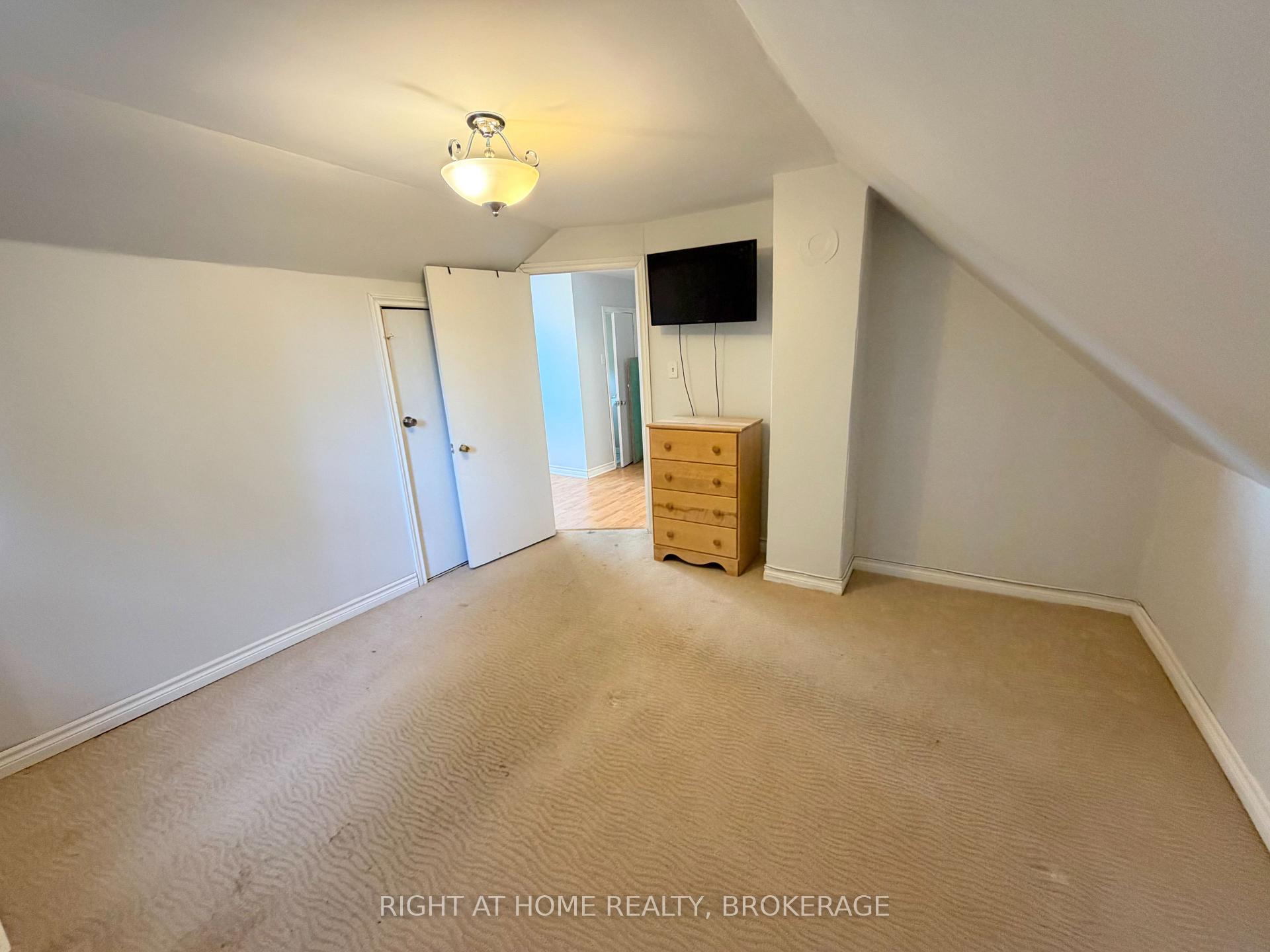 Photo 19 of 44 Cumming Street, St. Catharines, Western Hill — HOMEH