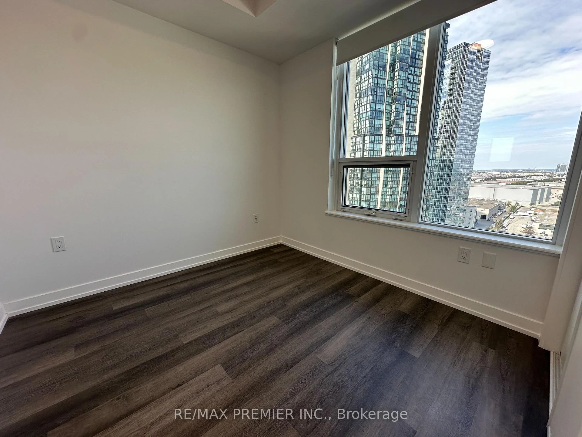 Photo 16 of Unit 1501, 5 Meadowdale Road, Vaughan, Vaughan Corporate Centre — HOMEH