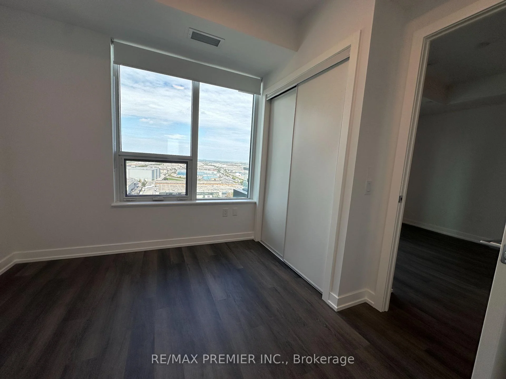 Photo 19 of Unit 1501, 5 Meadowdale Road, Vaughan, Vaughan Corporate Centre — HOMEH