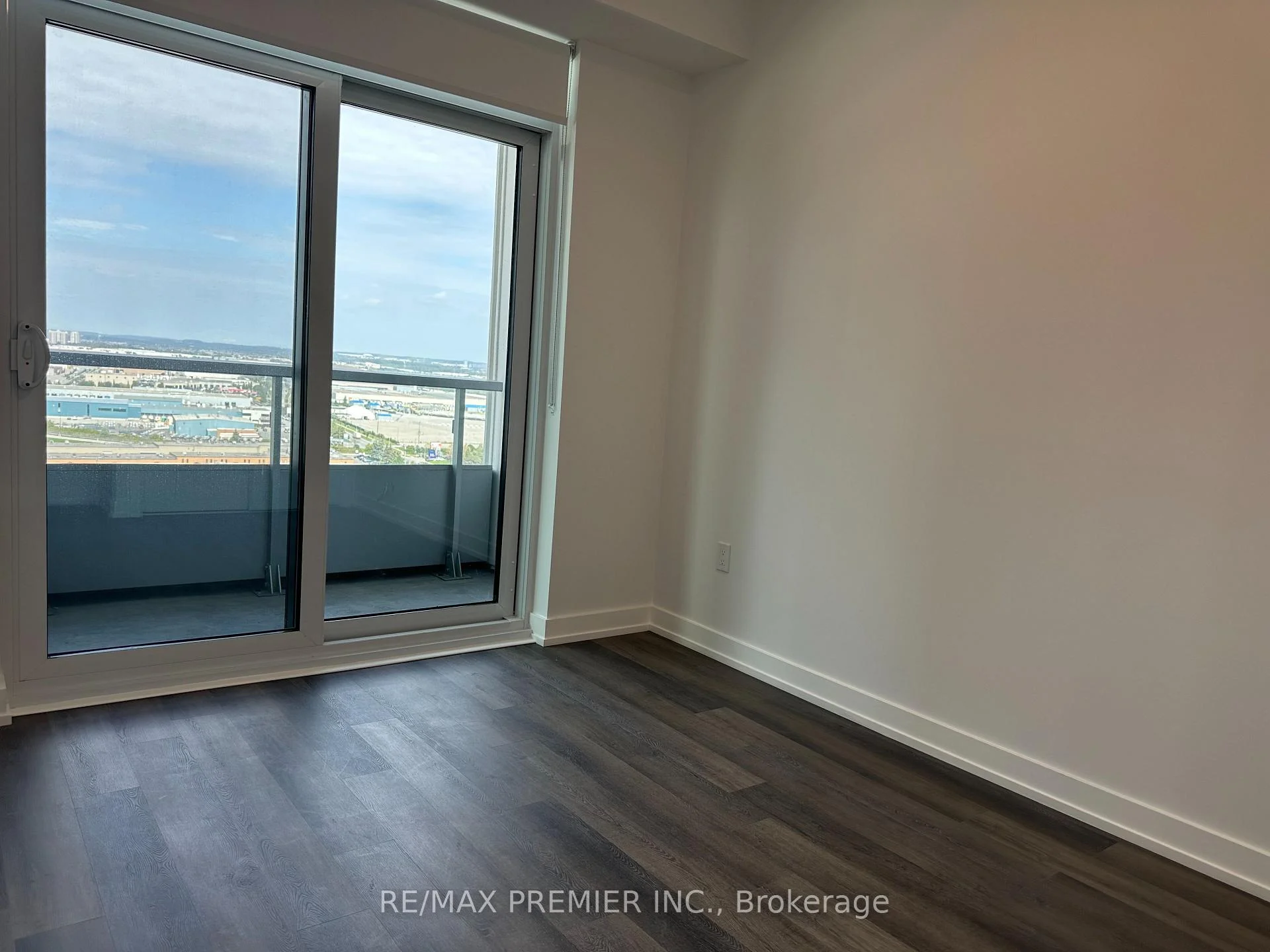Photo 20 of Unit 1501, 5 Meadowdale Road, Vaughan, Vaughan Corporate Centre — HOMEH