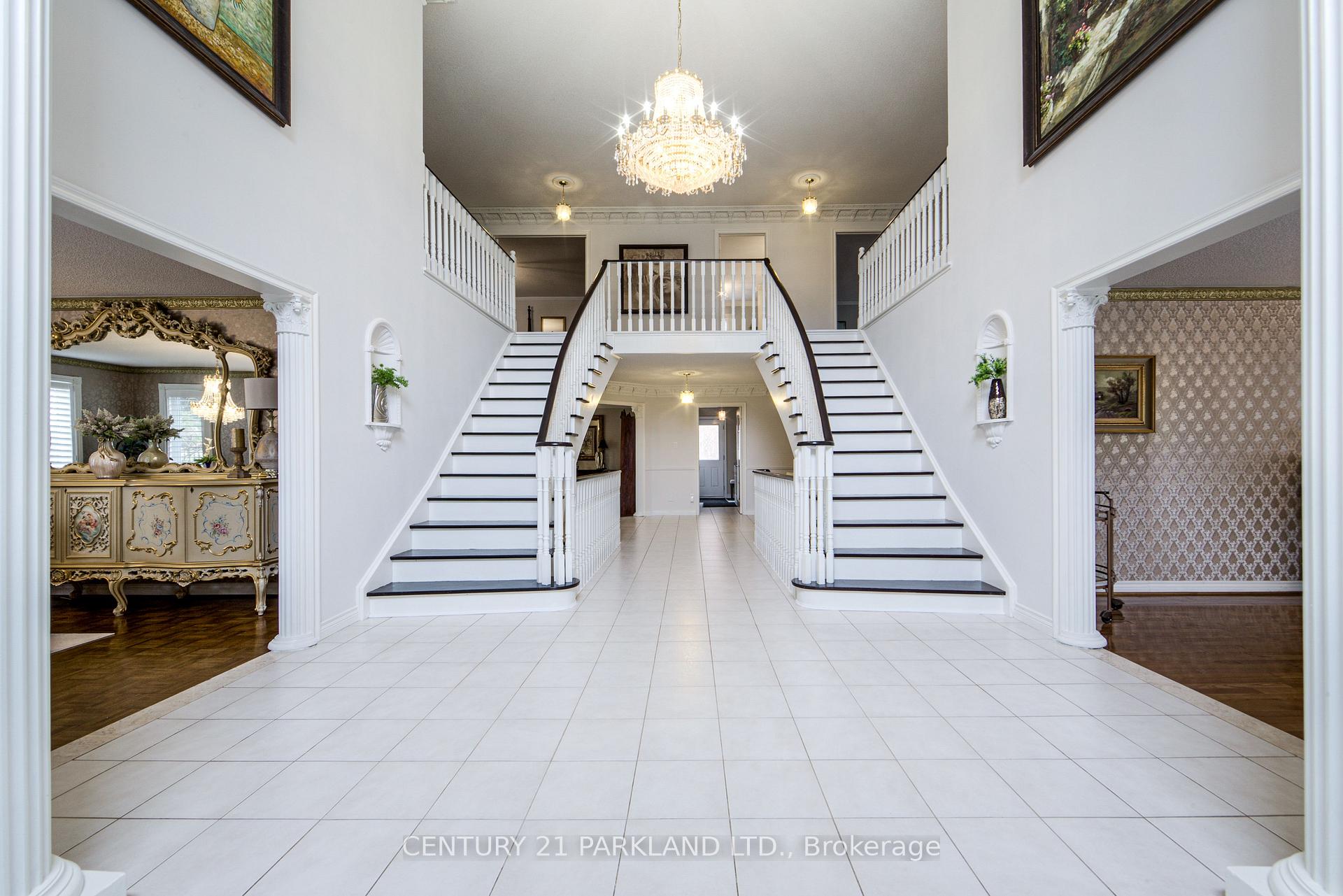 Photo 3 of 1 Radley Street, Vaughan, East Woodbridge — HOMEH