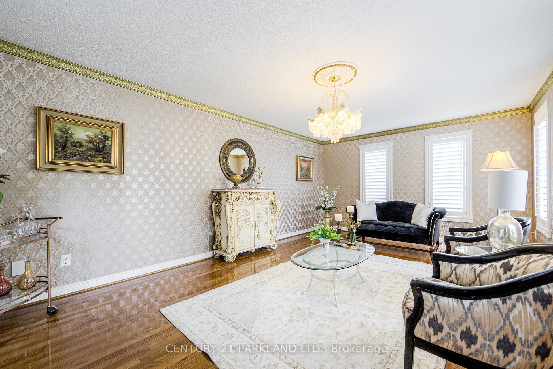 Photo 5 of 1 Radley Street, Vaughan, East Woodbridge — HOMEH