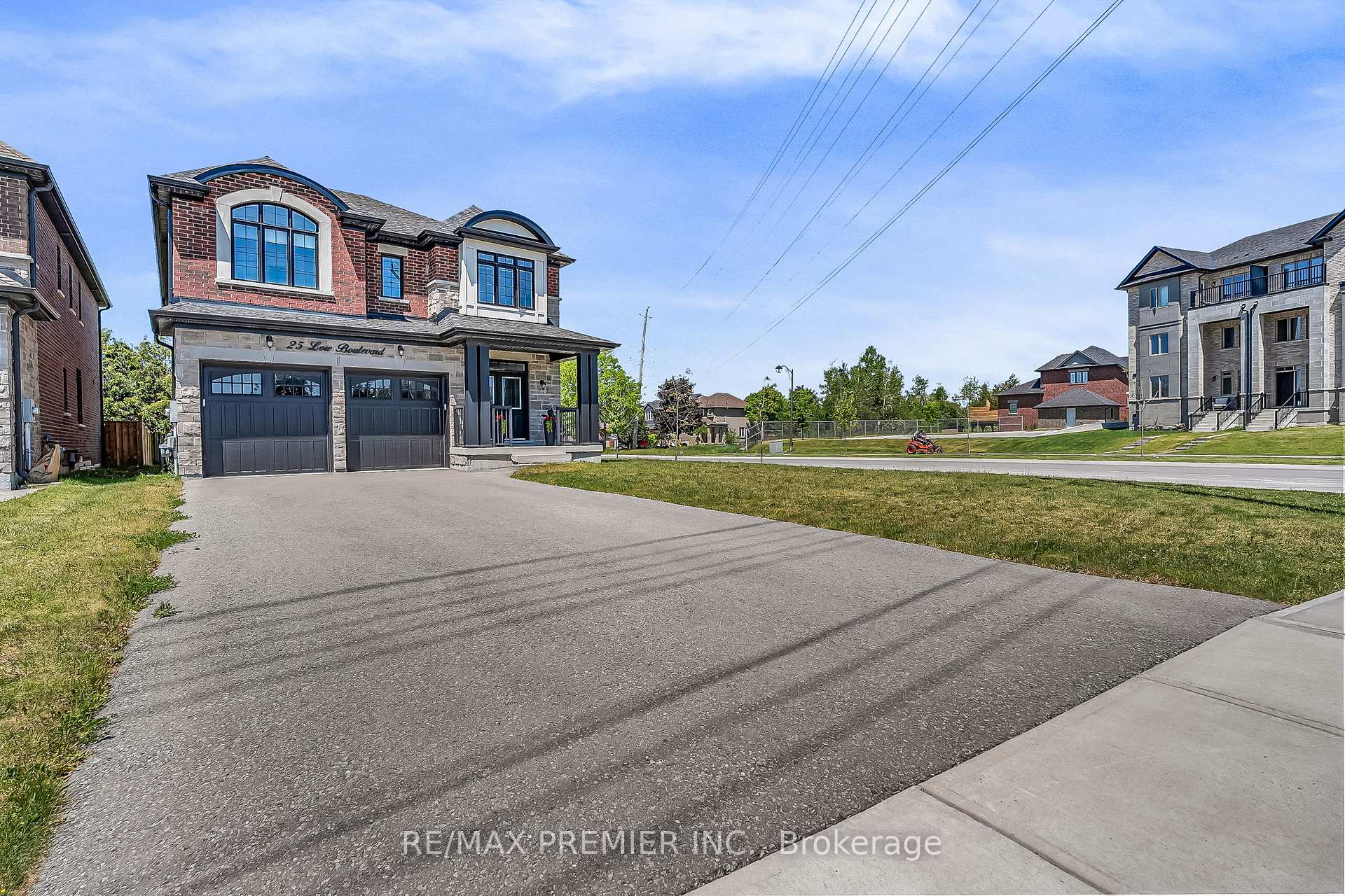 Photo 6 of 25 Low Boulevard, Uxbridge — HOMEH
