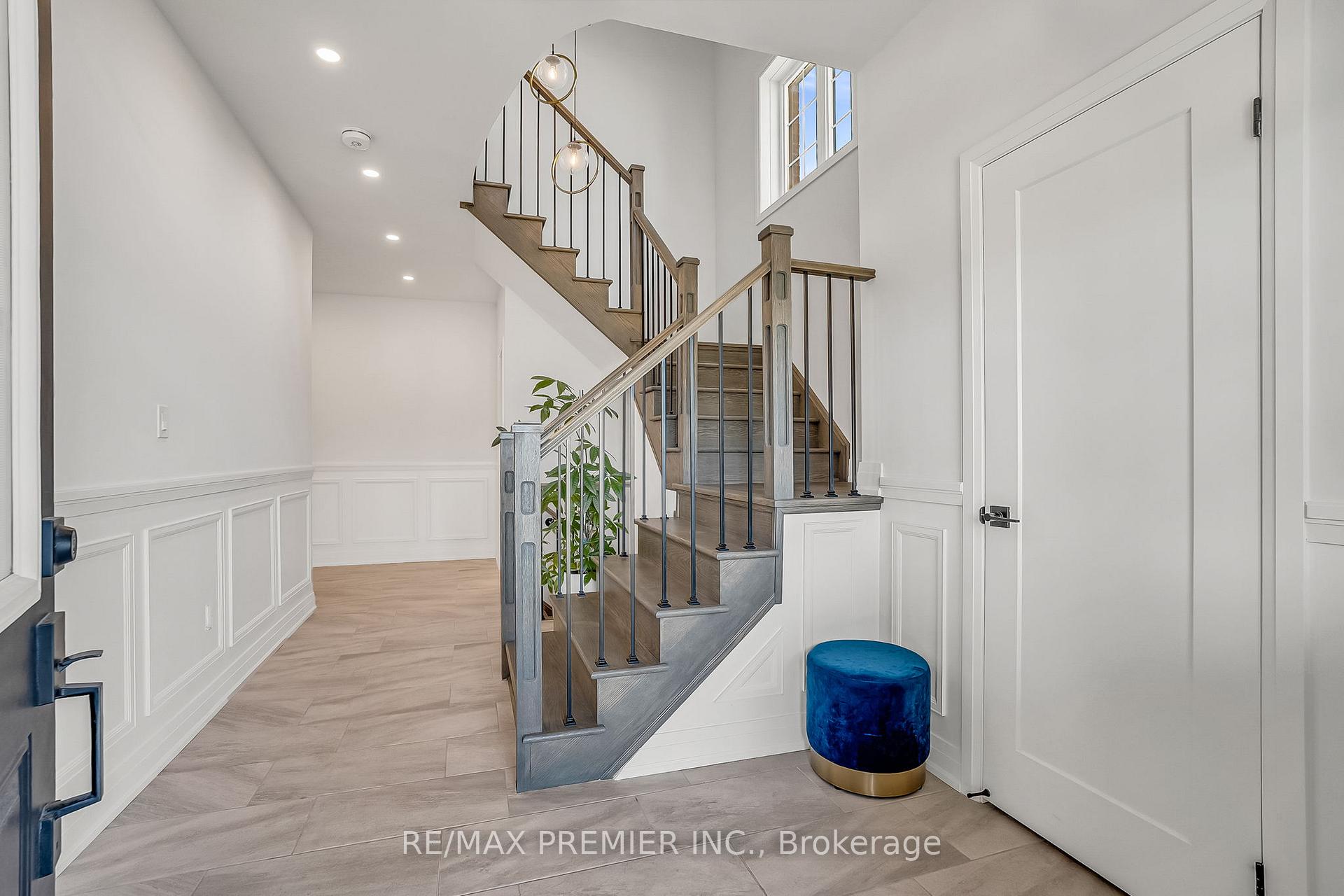 Photo 8 of 25 Low Boulevard, Uxbridge — HOMEH