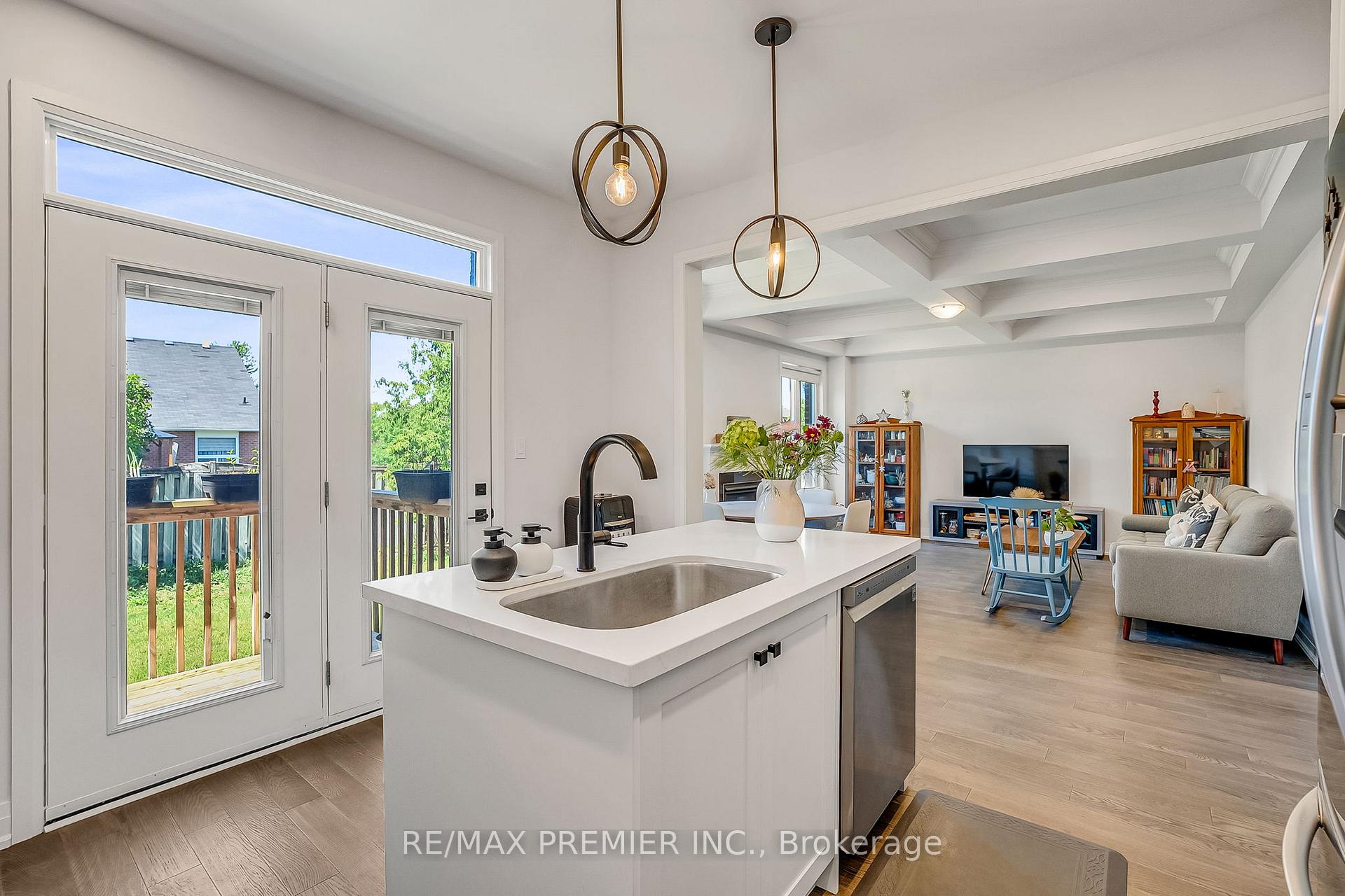 Photo 17 of 25 Low Boulevard, Uxbridge — HOMEH