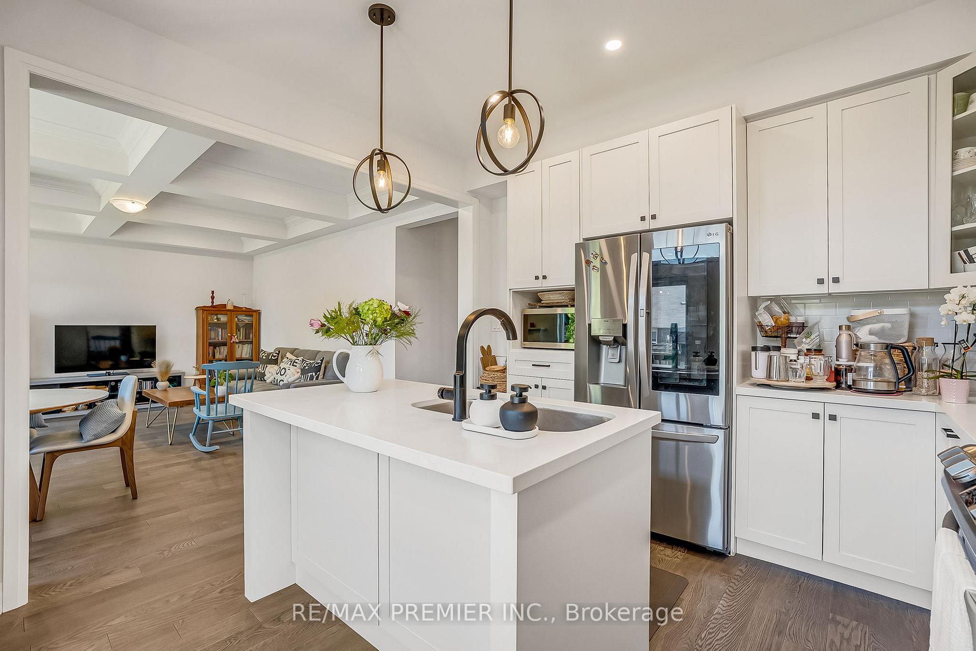Photo 19 of 25 Low Boulevard, Uxbridge — HOMEH