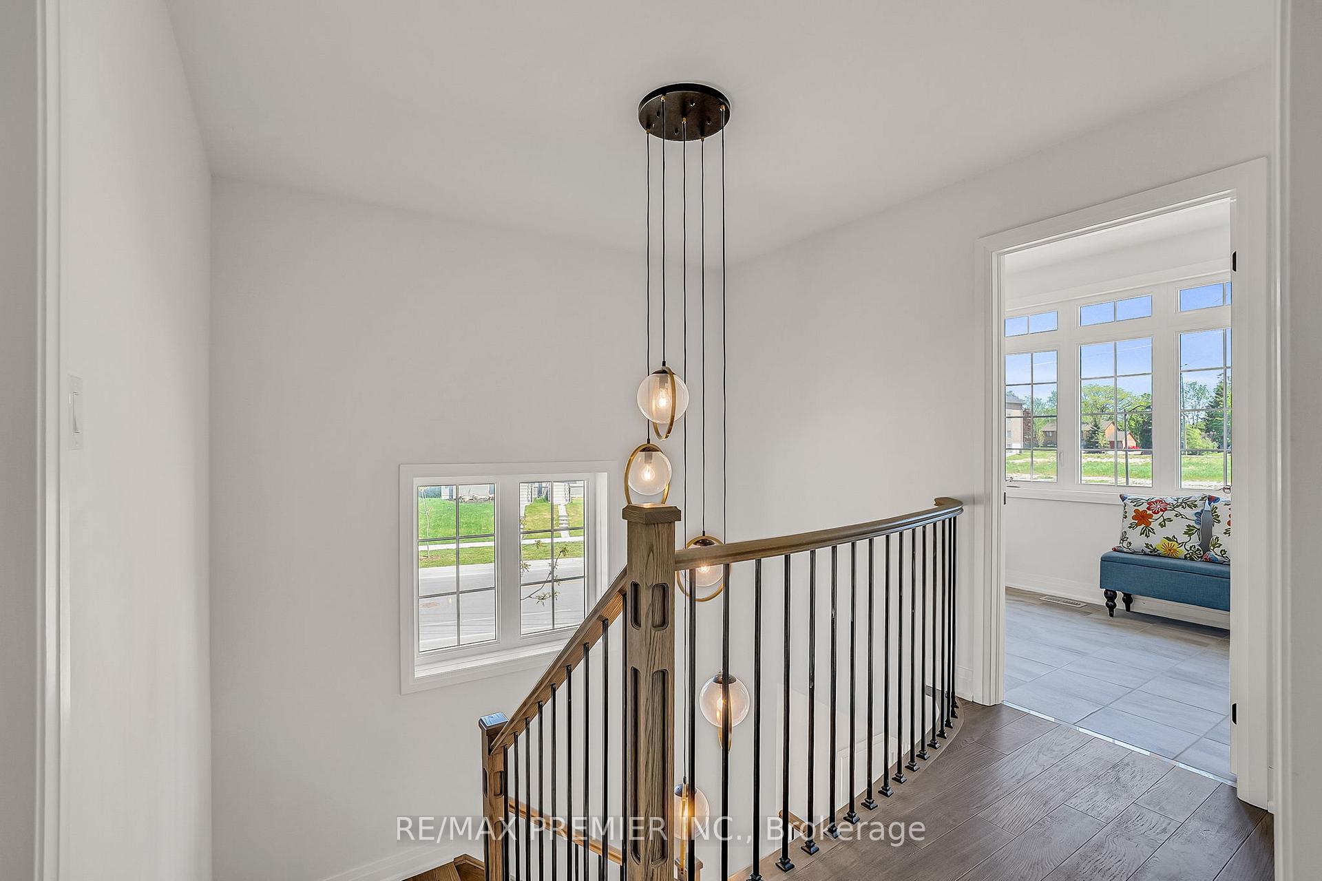 Photo 28 of 25 Low Boulevard, Uxbridge — HOMEH
