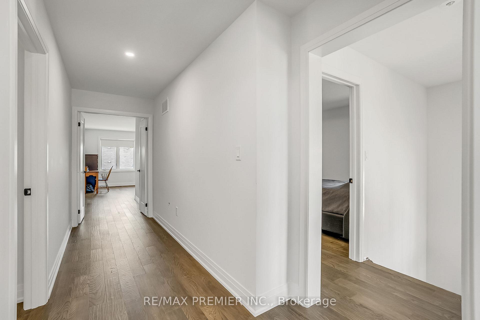 Photo 30 of 25 Low Boulevard, Uxbridge — HOMEH