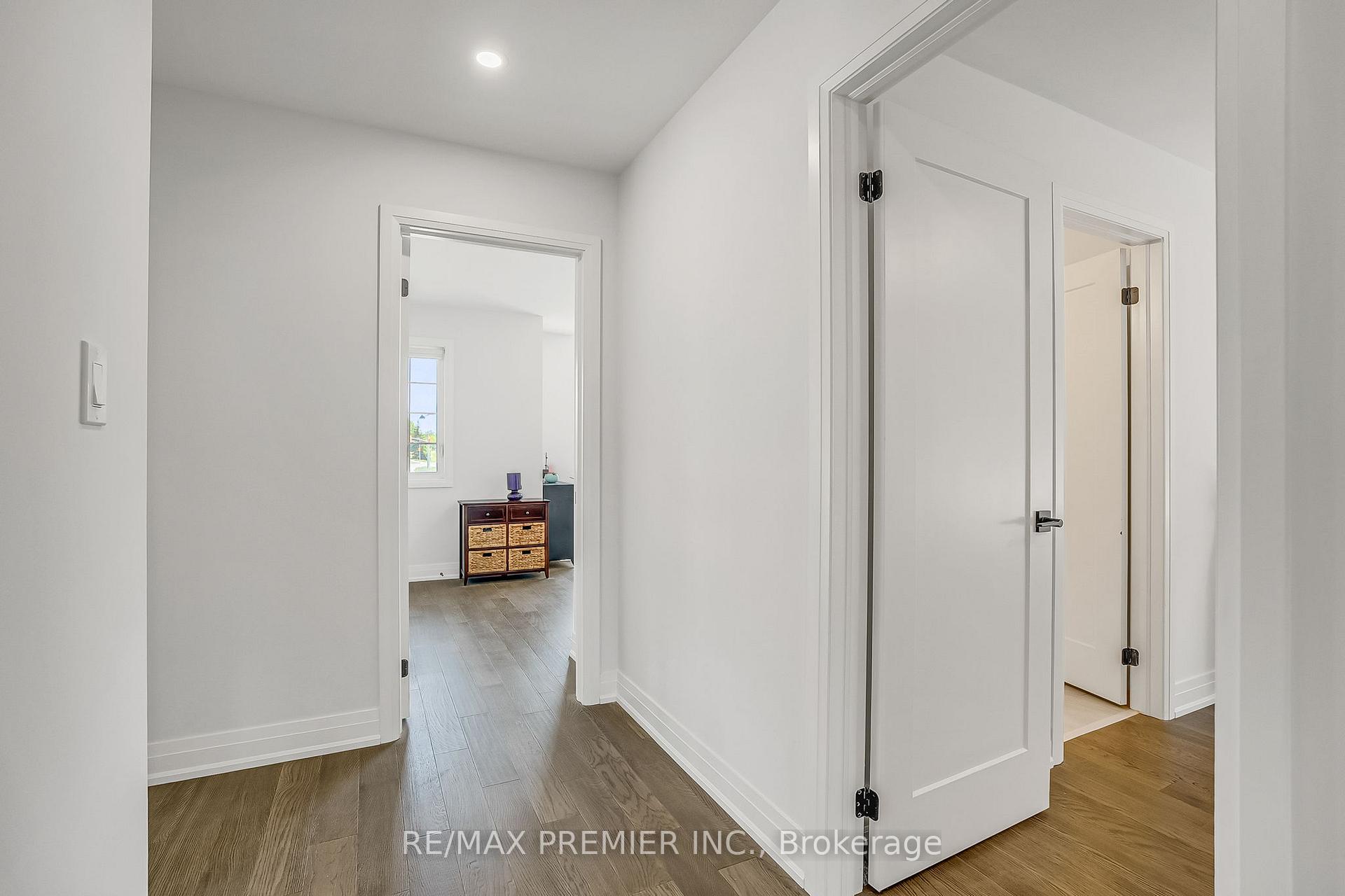 Photo 31 of 25 Low Boulevard, Uxbridge — HOMEH
