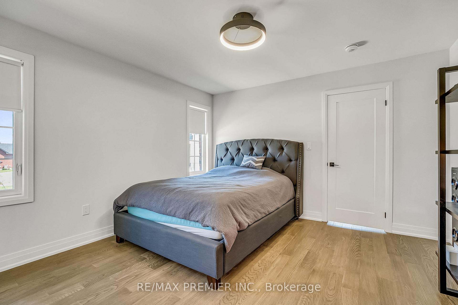 Photo 40 of 25 Low Boulevard, Uxbridge — HOMEH
