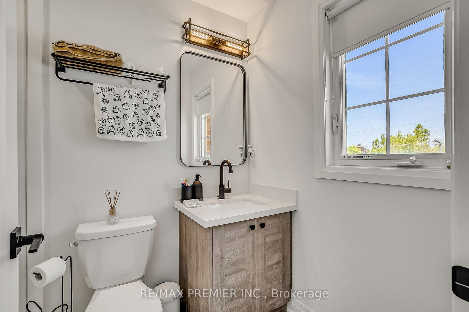 Photo 42 of 25 Low Boulevard, Uxbridge — HOMEH