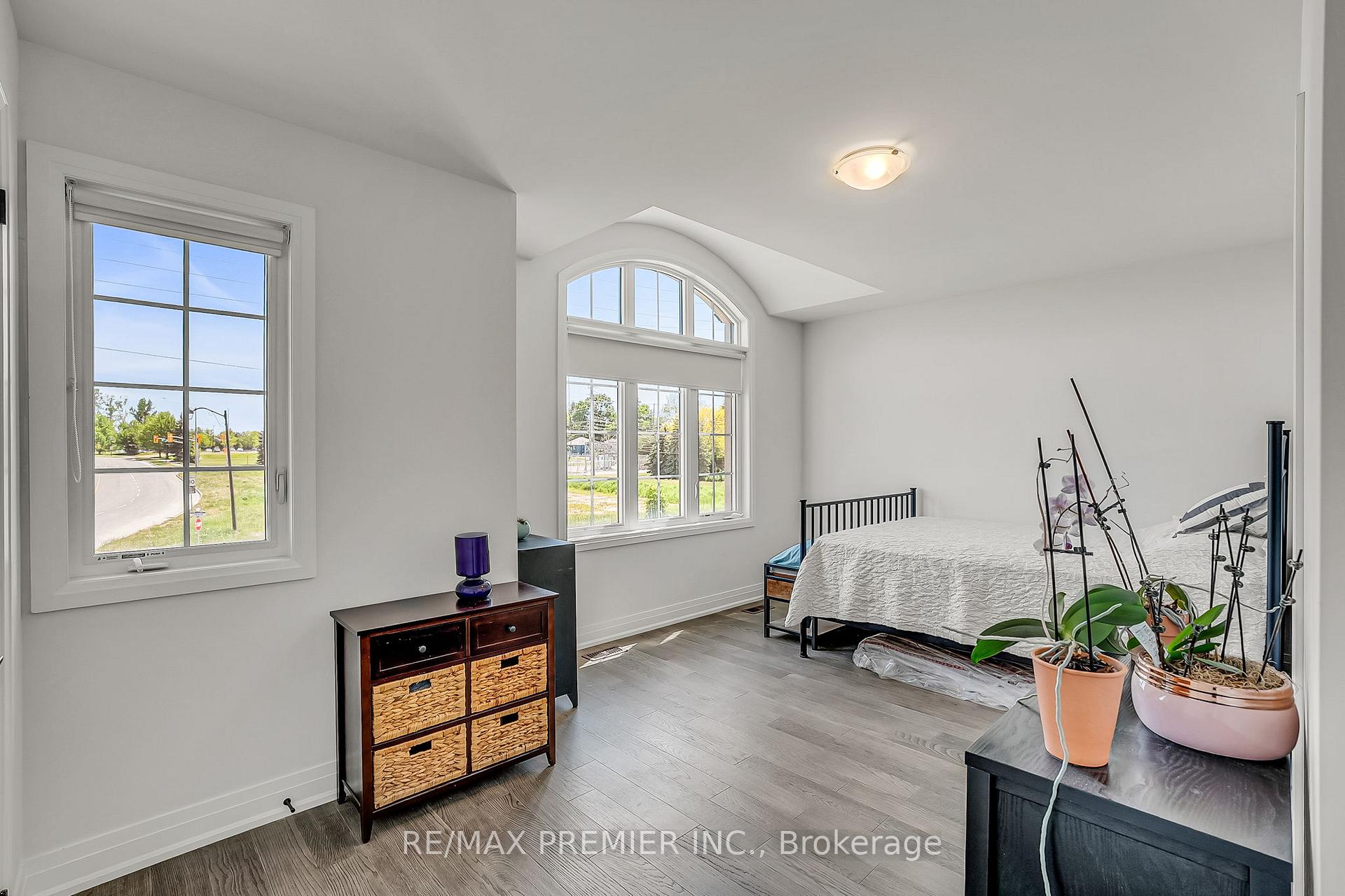 Photo 44 of 25 Low Boulevard, Uxbridge — HOMEH