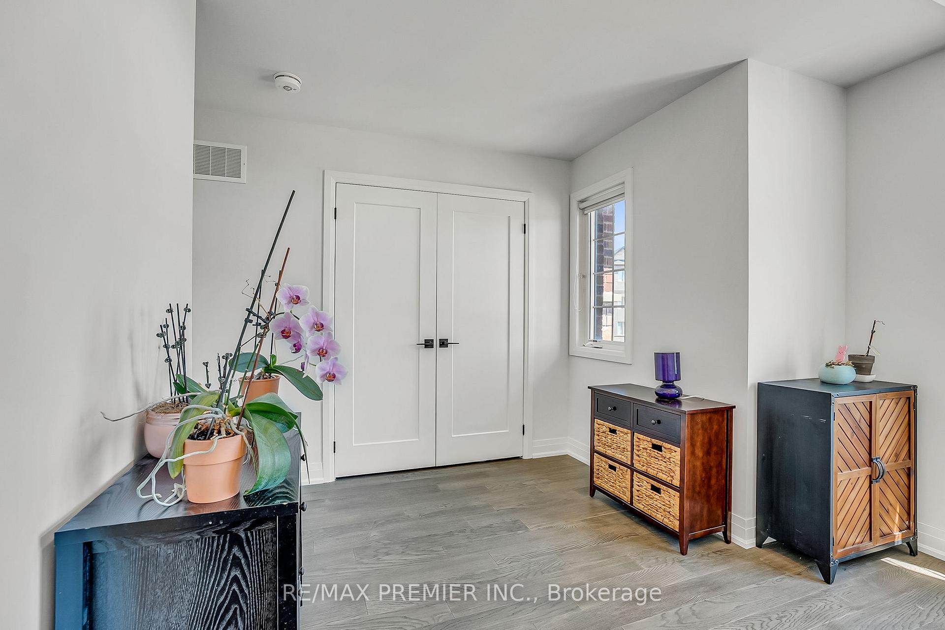 Photo 47 of 25 Low Boulevard, Uxbridge — HOMEH