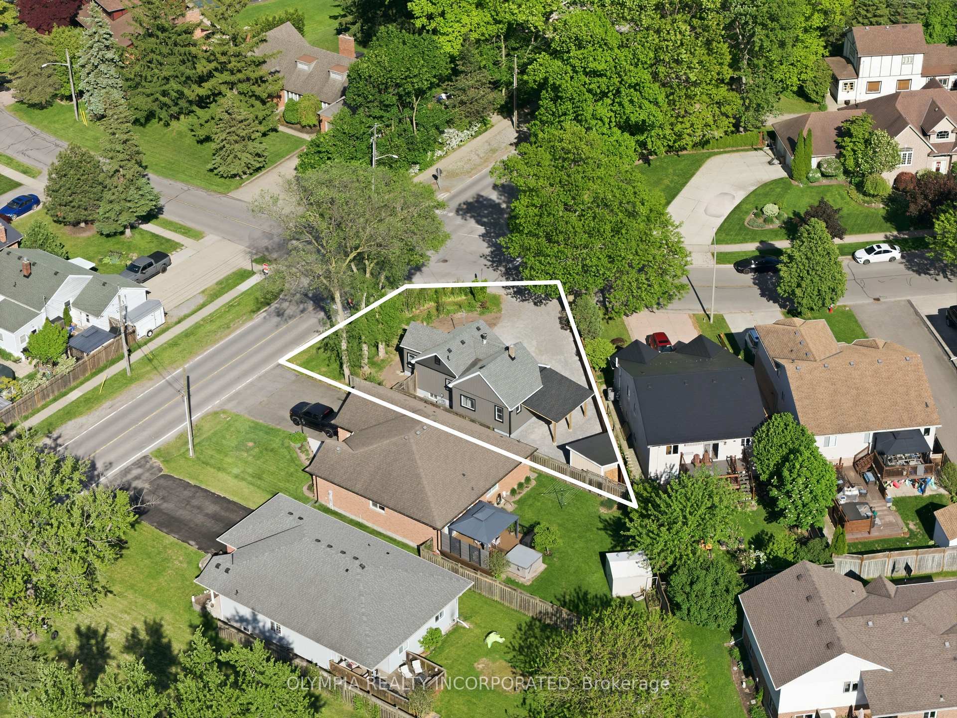 Photo 13 of 7936 Beaverdams Road, Niagara Falls, Ascot — HOMEH