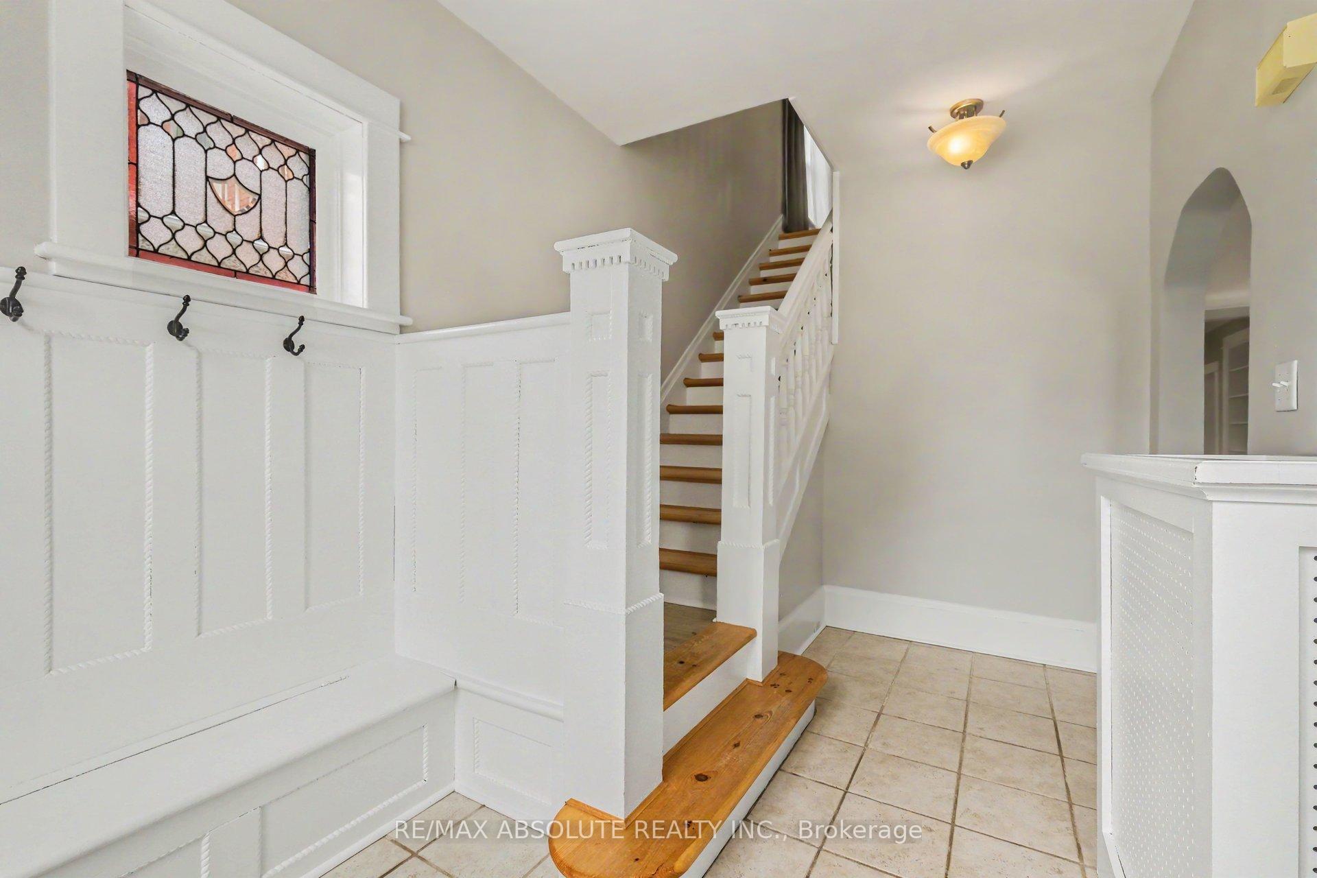 Photo 4 of 16 Glen Avenue, Smiths Falls, Smiths Falls — HOMEH