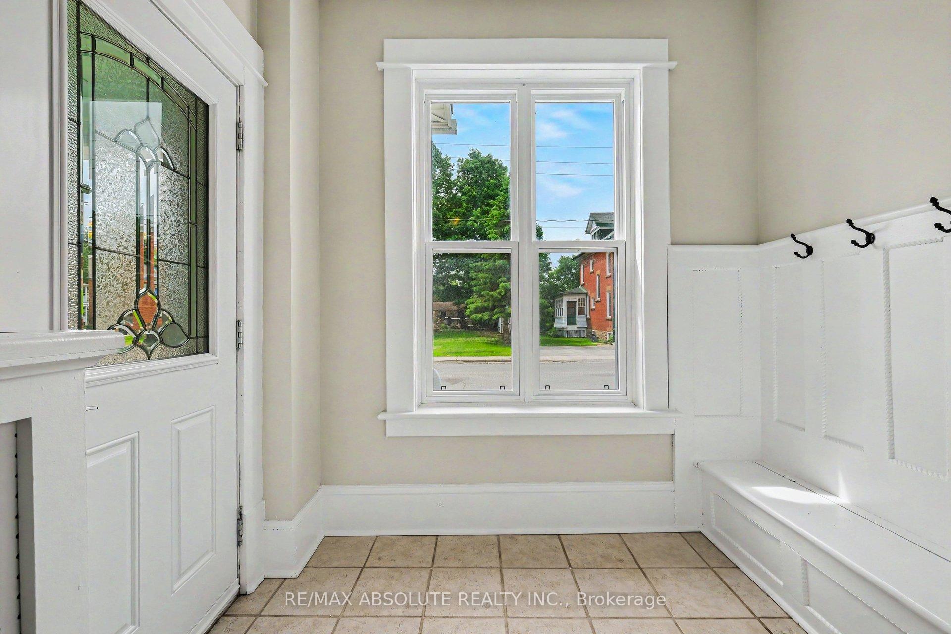 Photo 5 of 16 Glen Avenue, Smiths Falls, Smiths Falls — HOMEH