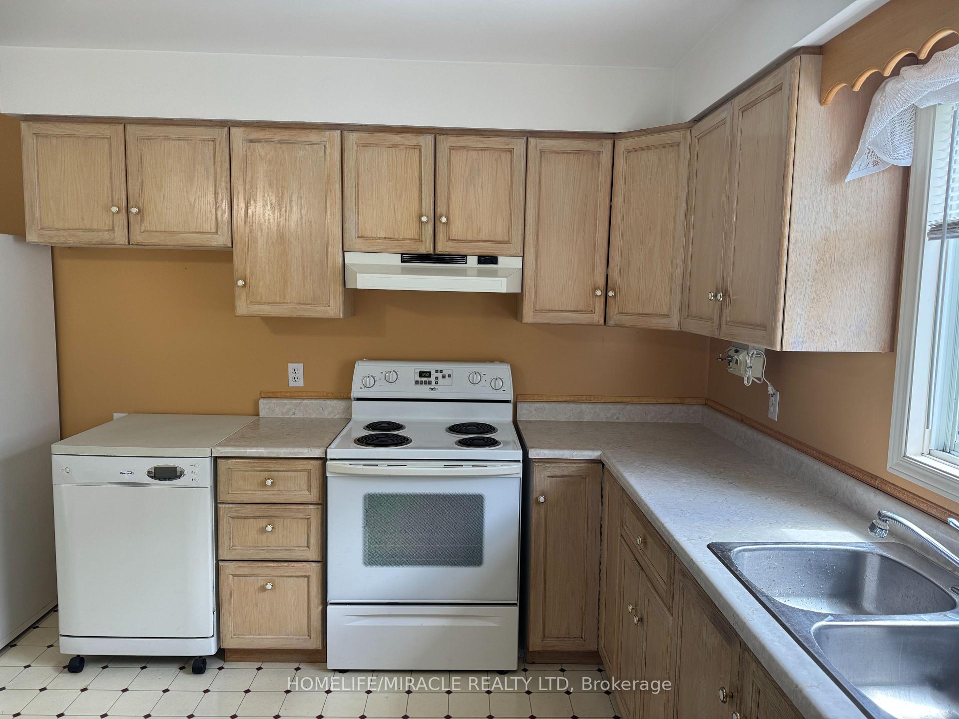 Photo 9 of 40 St Charles Street, Belleville, Belleville Ward — HOMEH