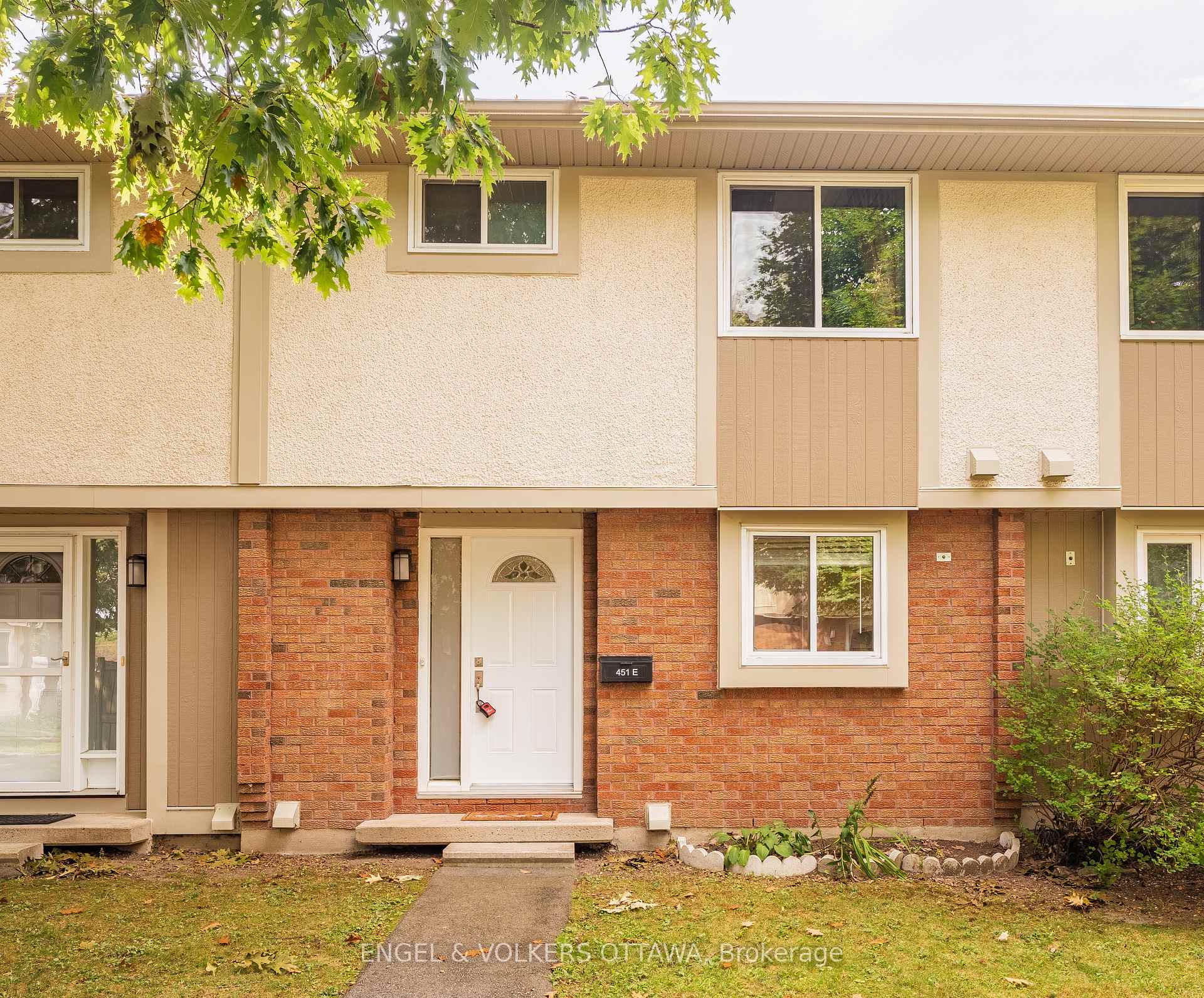 Photo 1 of Unit E, 451 Moodie Drive E, Ottawa, Arbeatha Park — HOMEH