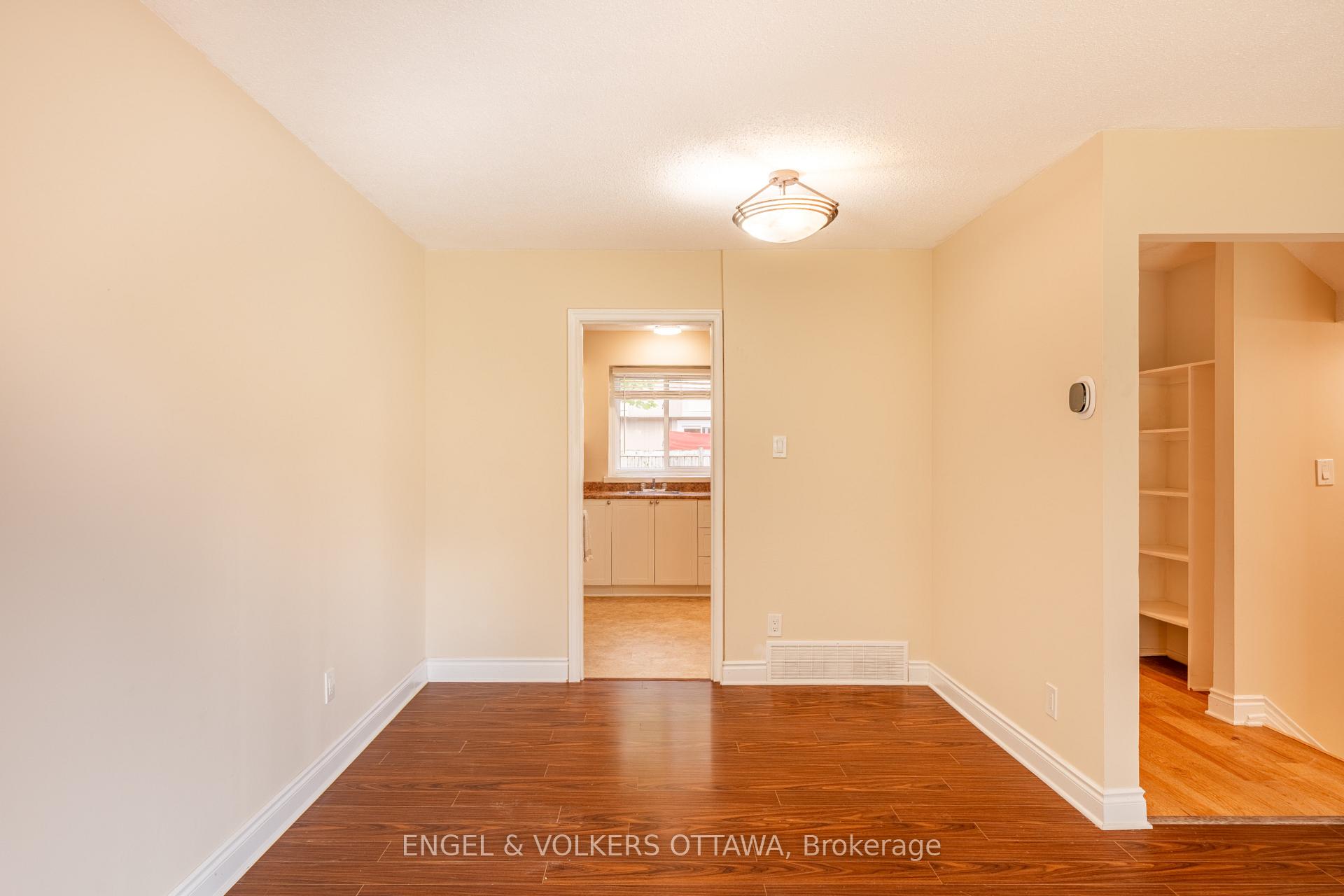 Photo 10 of Unit E, 451 Moodie Drive E, Ottawa, Arbeatha Park — HOMEH