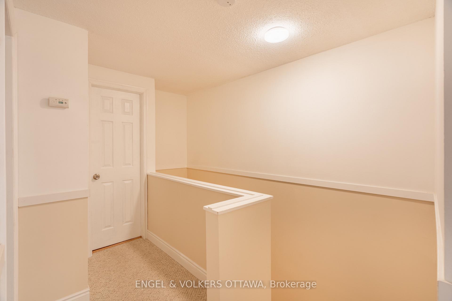 Photo 13 of Unit E, 451 Moodie Drive E, Ottawa, Arbeatha Park — HOMEH
