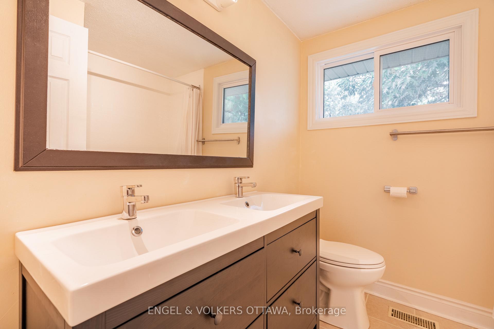 Photo 17 of Unit E, 451 Moodie Drive E, Ottawa, Arbeatha Park — HOMEH