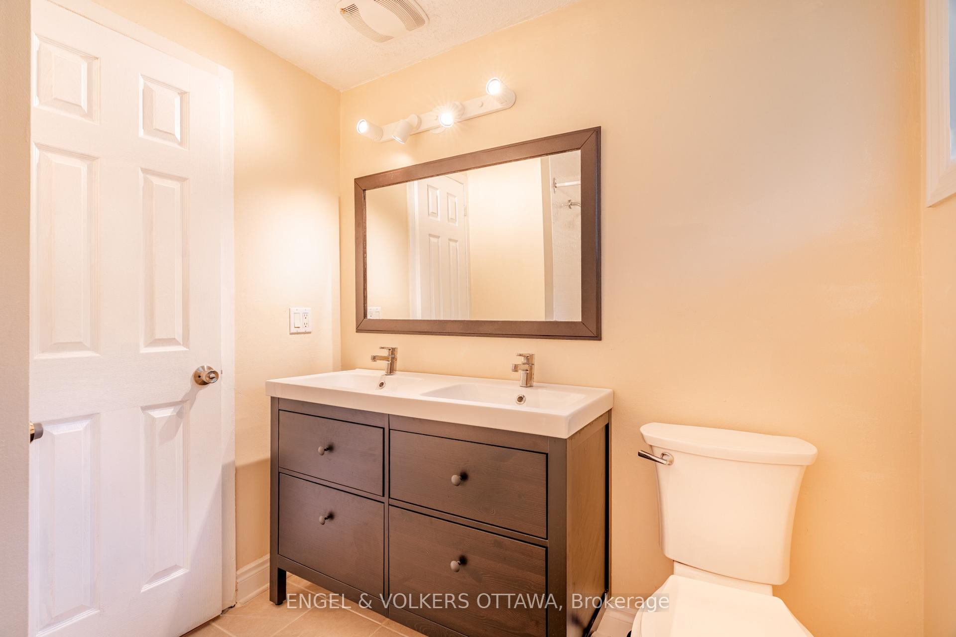 Photo 18 of Unit E, 451 Moodie Drive E, Ottawa, Arbeatha Park — HOMEH