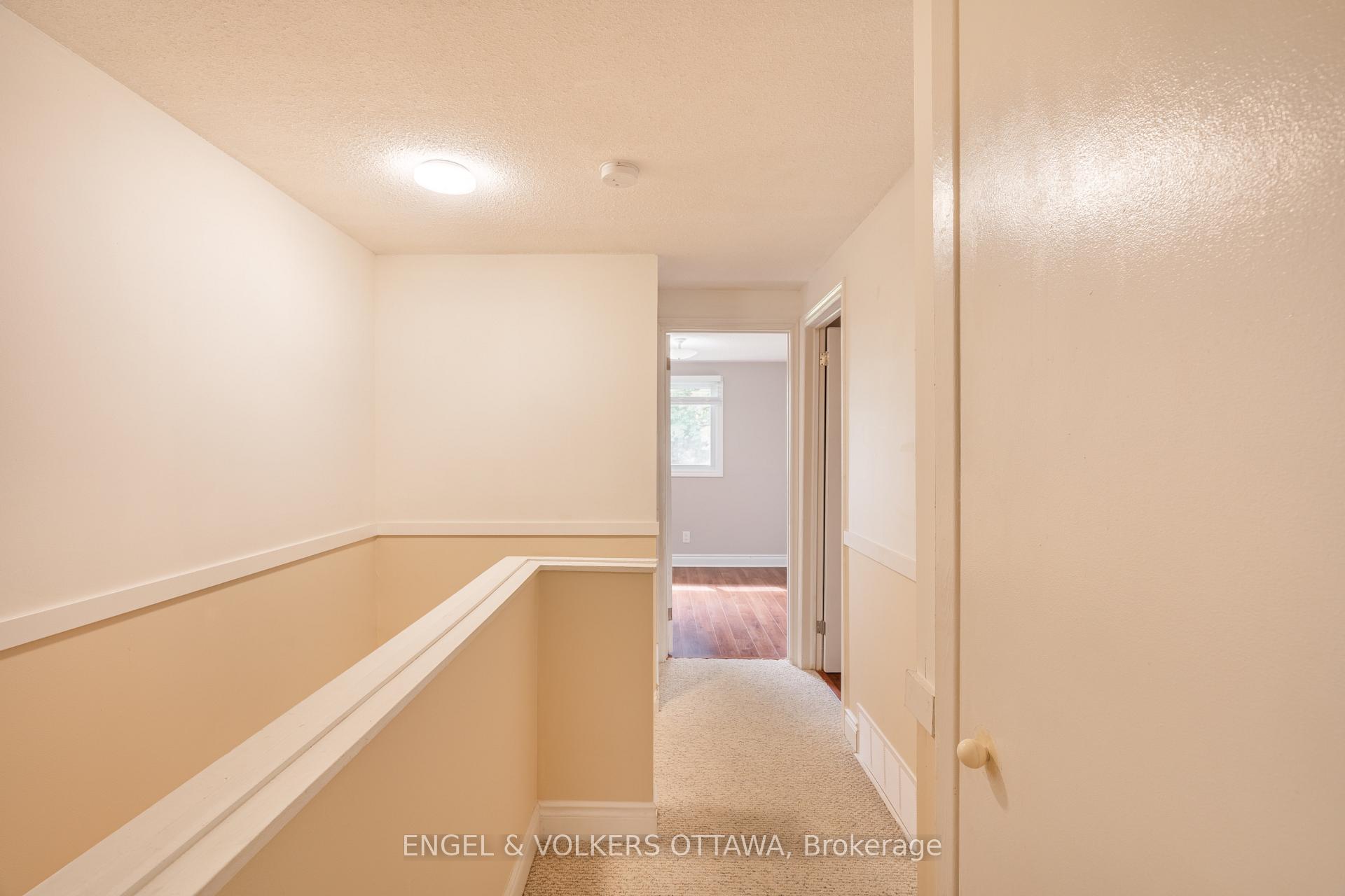Photo 19 of Unit E, 451 Moodie Drive E, Ottawa, Arbeatha Park — HOMEH