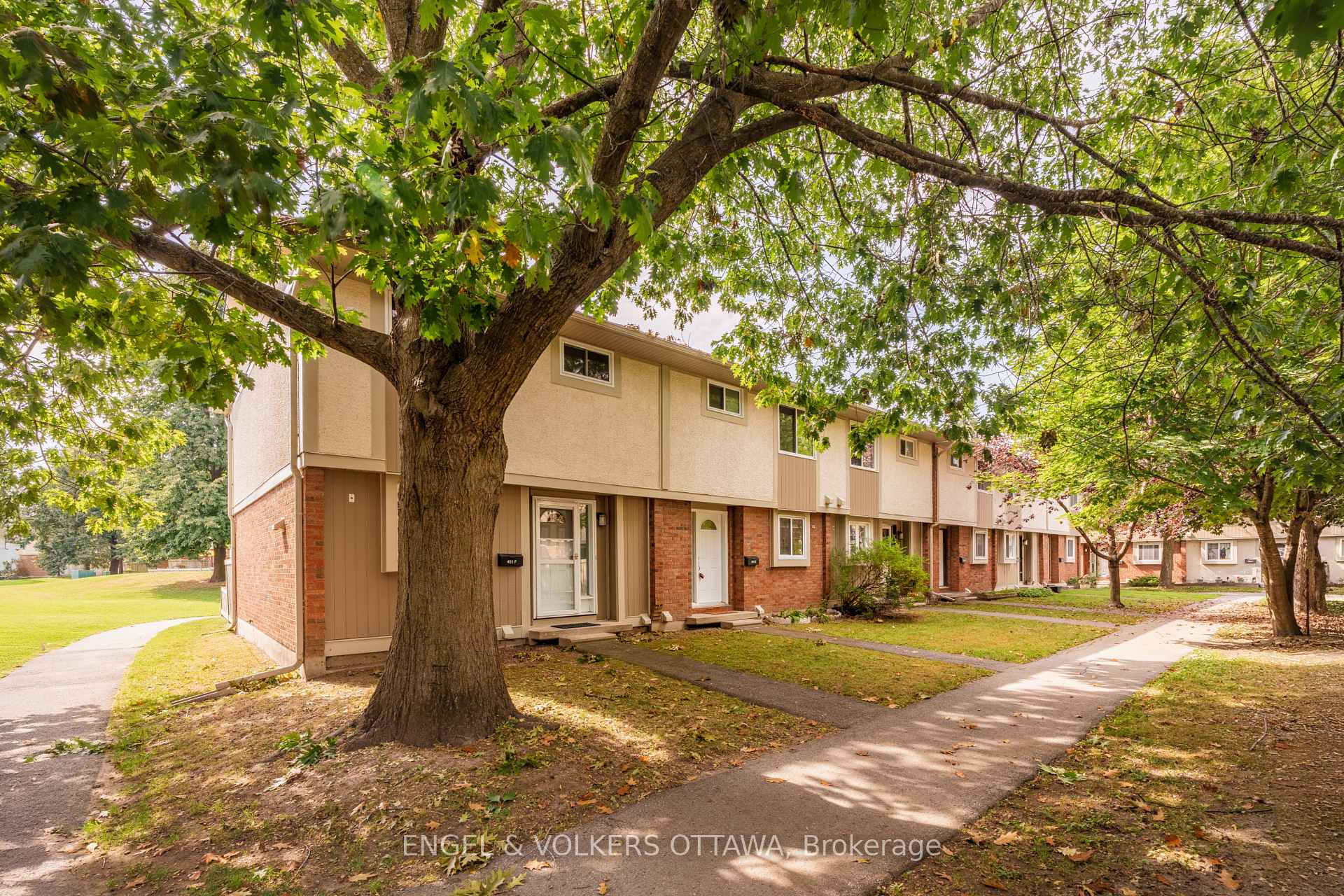 Photo 31 of Unit E, 451 Moodie Drive E, Ottawa, Arbeatha Park — HOMEH