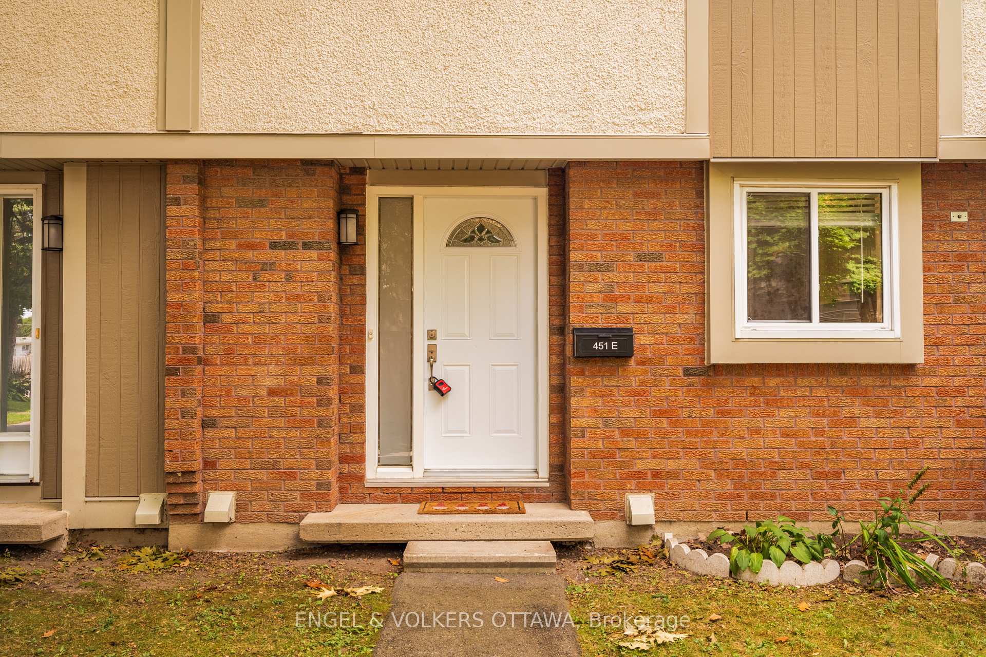 Photo 33 of Unit E, 451 Moodie Drive E, Ottawa, Arbeatha Park — HOMEH