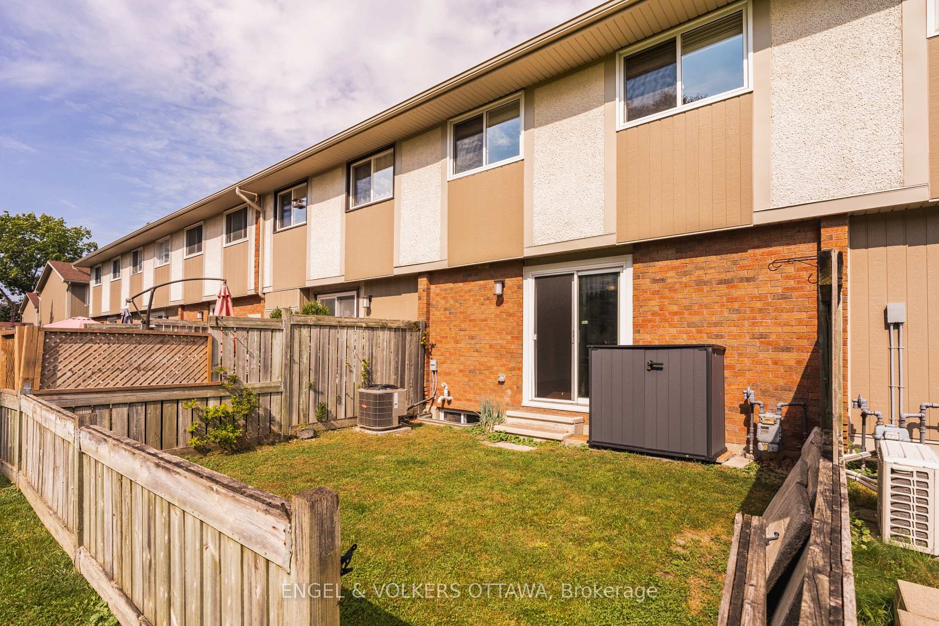 Photo 36 of Unit E, 451 Moodie Drive E, Ottawa, Arbeatha Park — HOMEH