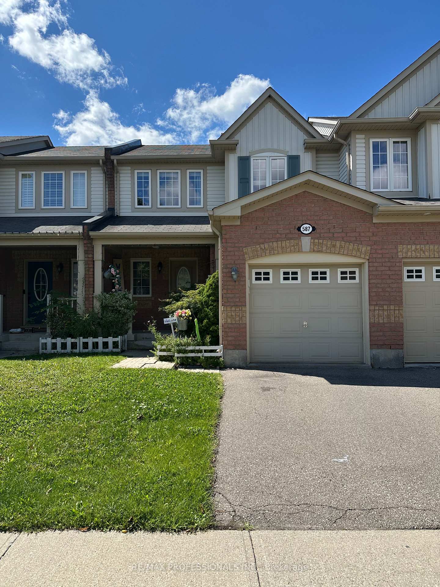 Photo of 587 Cargill Path