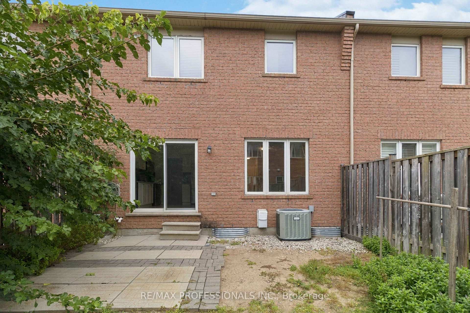 Photo 23 of 587 Cargill Path, Milton, Coates — HOMEH
