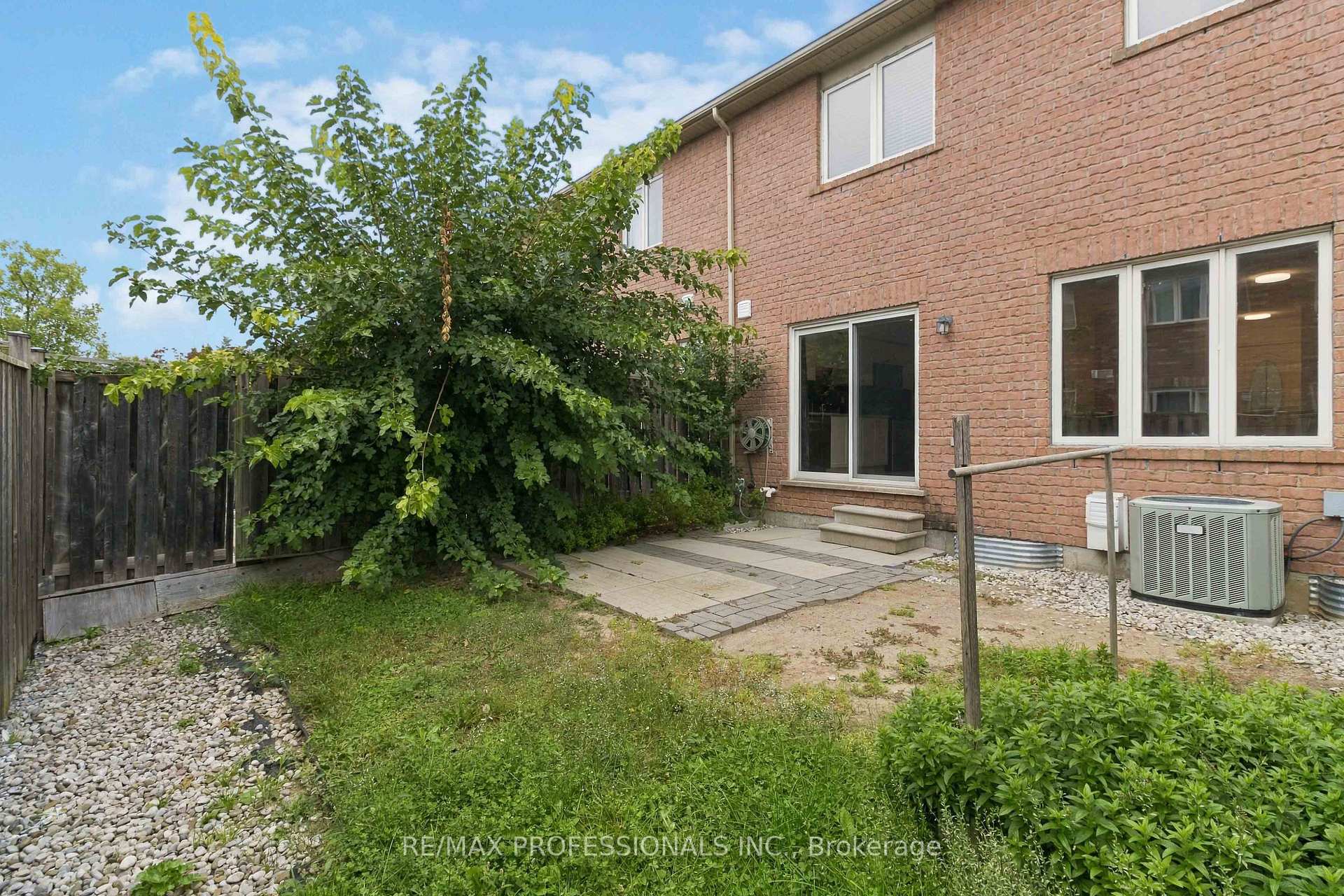 Photo 24 of 587 Cargill Path, Milton, Coates — HOMEH
