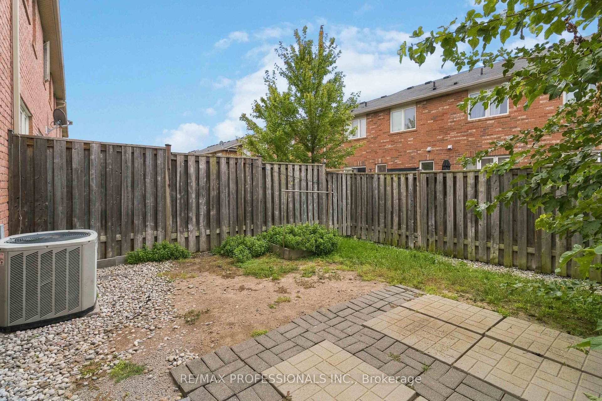 Photo 25 of 587 Cargill Path, Milton, Coates — HOMEH