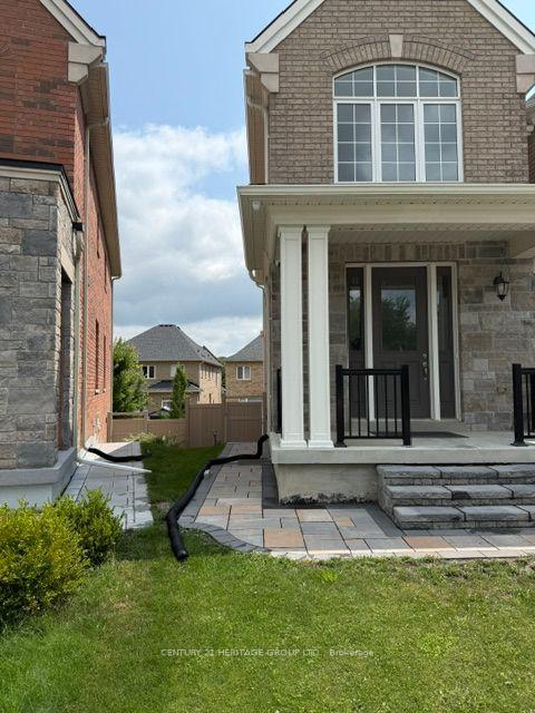 Photo 2 of 23 Goldeneye Drive, East Gwillimbury, Holland Landing — HOMEH