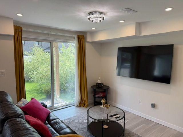 Photo 13 of 23 Goldeneye Drive, East Gwillimbury, Holland Landing — HOMEH
